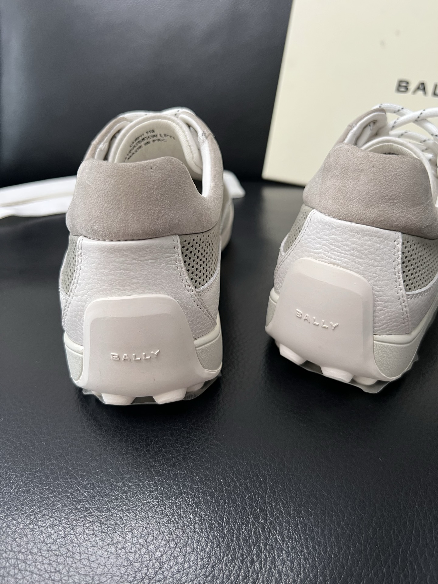  BALLY🔍顶级代购🇮🇹 巴利 经典配色专柜同步，鞋面意大利进口牛皮面料，进口水染牛皮里垫 ，鞋底：原