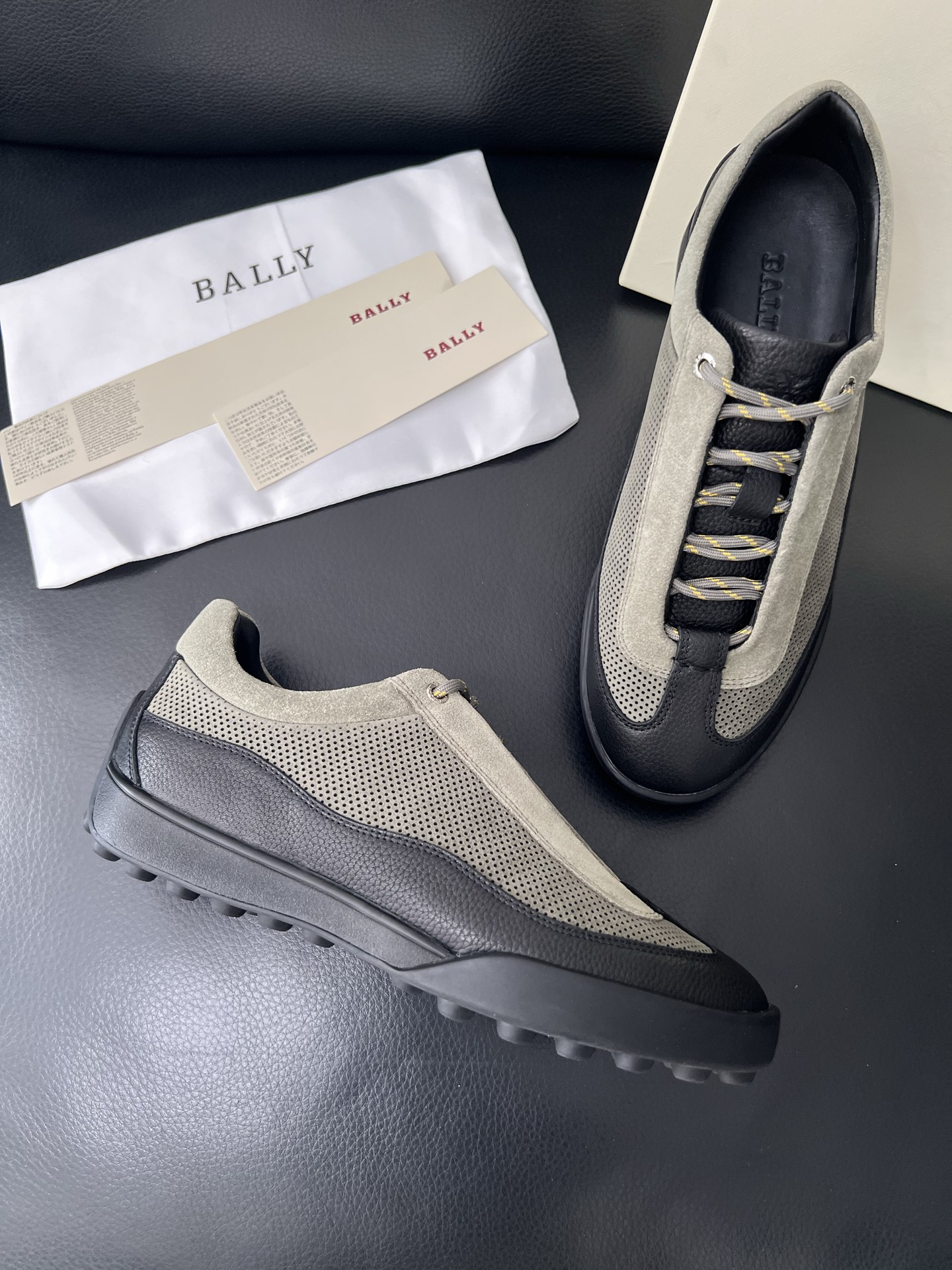  BALLY🔍顶级代购🇮🇹 巴利 经典配色专柜同步，鞋面意大利进口牛皮面料，进口水染牛皮里垫 ，鞋底：原