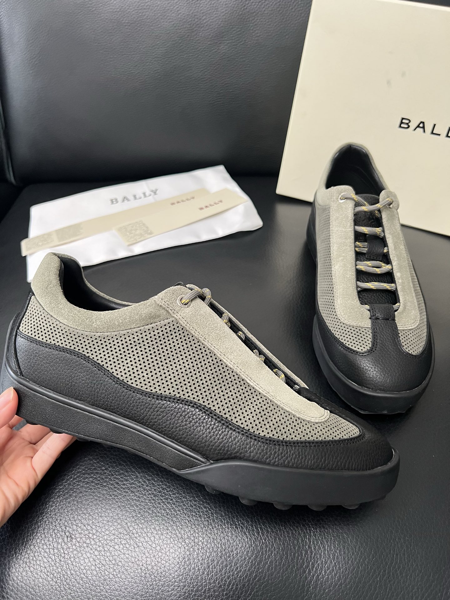  BALLY🔍顶级代购🇮🇹 巴利 经典配色专柜同步，鞋面意大利进口牛皮面料，进口水染牛皮里垫 ，鞋底：原