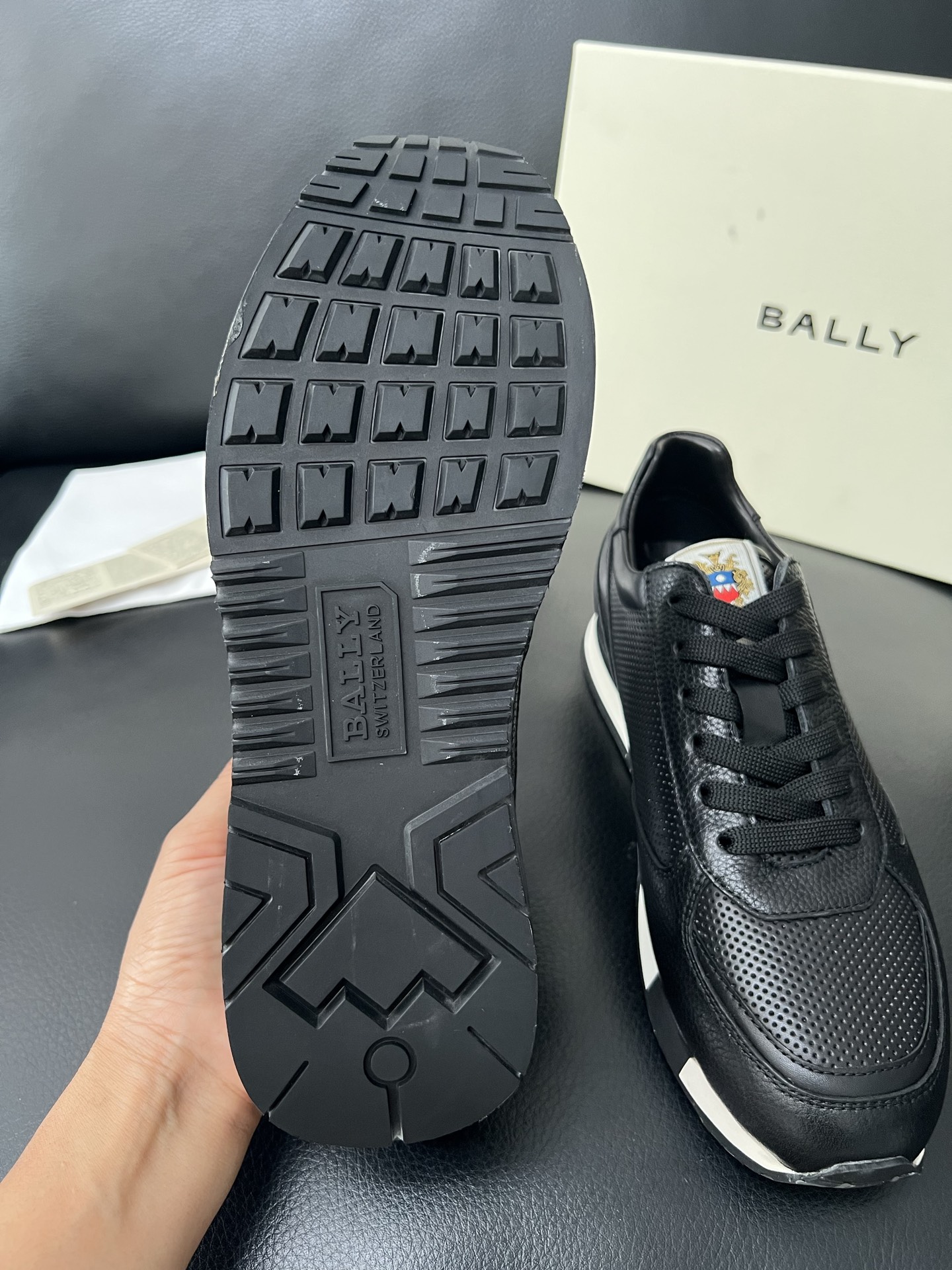  BALLY🔍顶级代购🇮🇹 巴利 经典配色专柜同步，鞋面意大利进口牛皮面料，进口水染牛皮里垫 ，鞋底：原