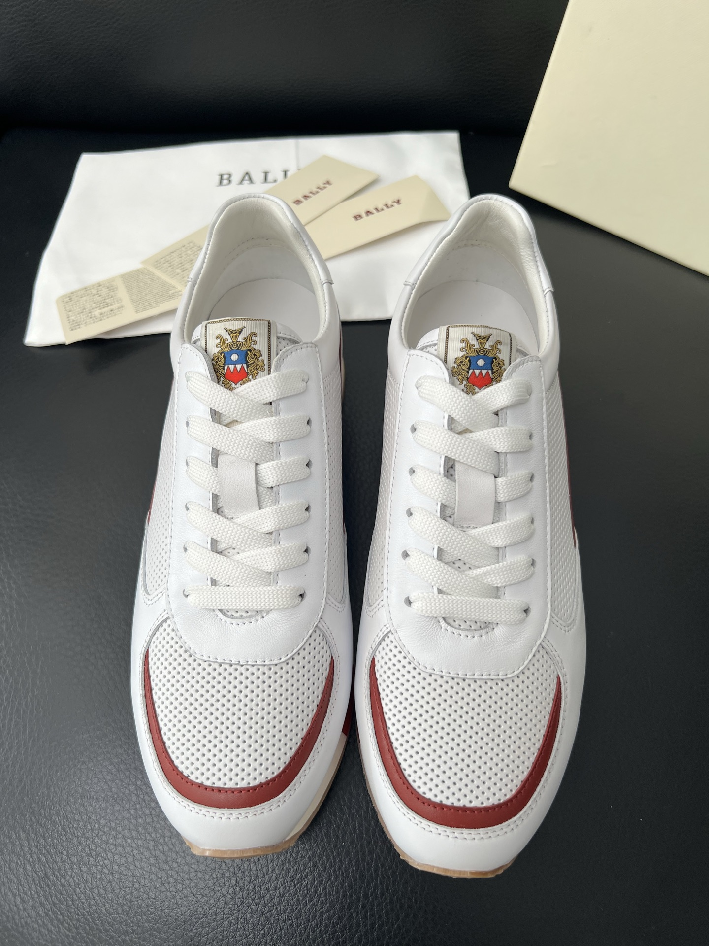  BALLY🔍顶级代购🇮🇹 巴利 经典配色专柜同步，鞋面意大利进口牛皮面料，进口水染牛皮里垫 ，鞋底：原