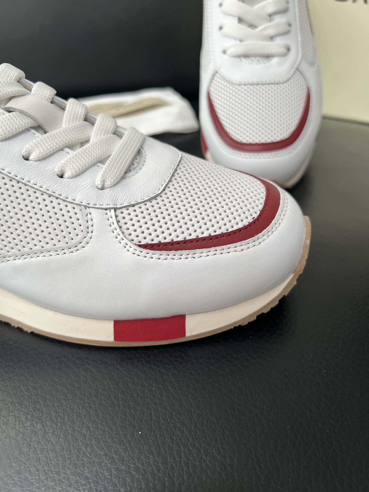  BALLY🔍顶级代购🇮🇹 巴利 经典配色专柜同步，鞋面意大利进口牛皮面料，进口水染牛皮里垫 ，鞋底：原
