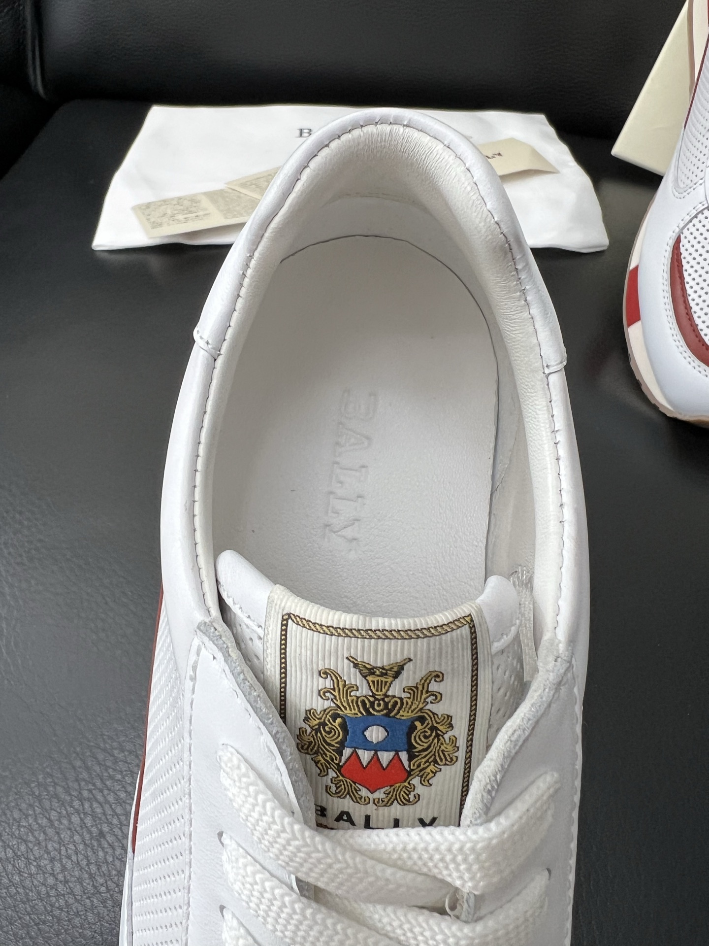  BALLY🔍顶级代购🇮🇹 巴利 经典配色专柜同步，鞋面意大利进口牛皮面料，进口水染牛皮里垫 ，鞋底：原