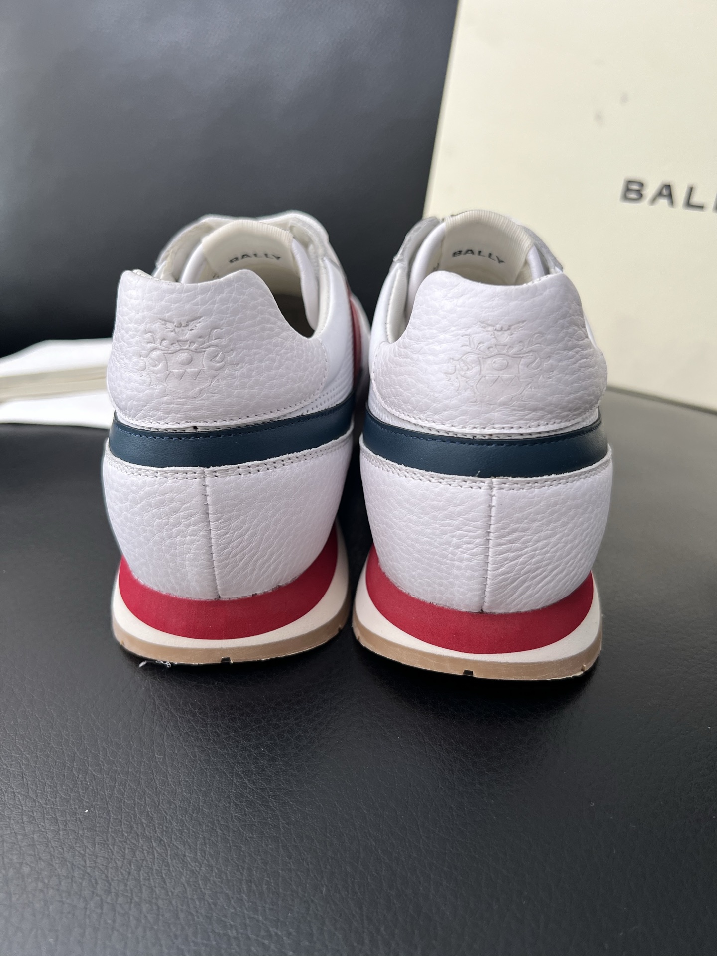  BALLY🔍顶级代购🇮🇹 巴利 经典配色专柜同步，鞋面意大利进口牛皮面料，进口水染牛皮里垫 ，鞋底：原