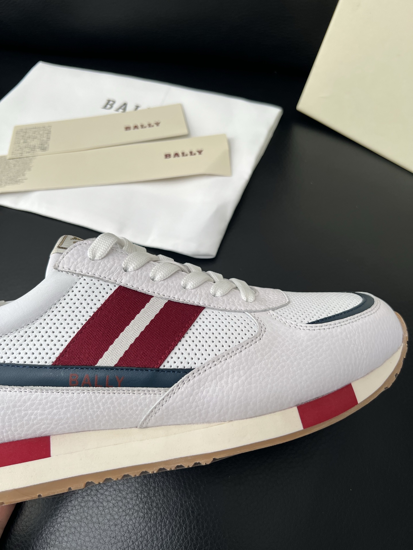 BALLY🔍顶级代购🇮🇹 巴利 经典配色专柜同步，鞋面意大利进口牛皮面料，进口水染牛皮里垫 ，鞋底：原