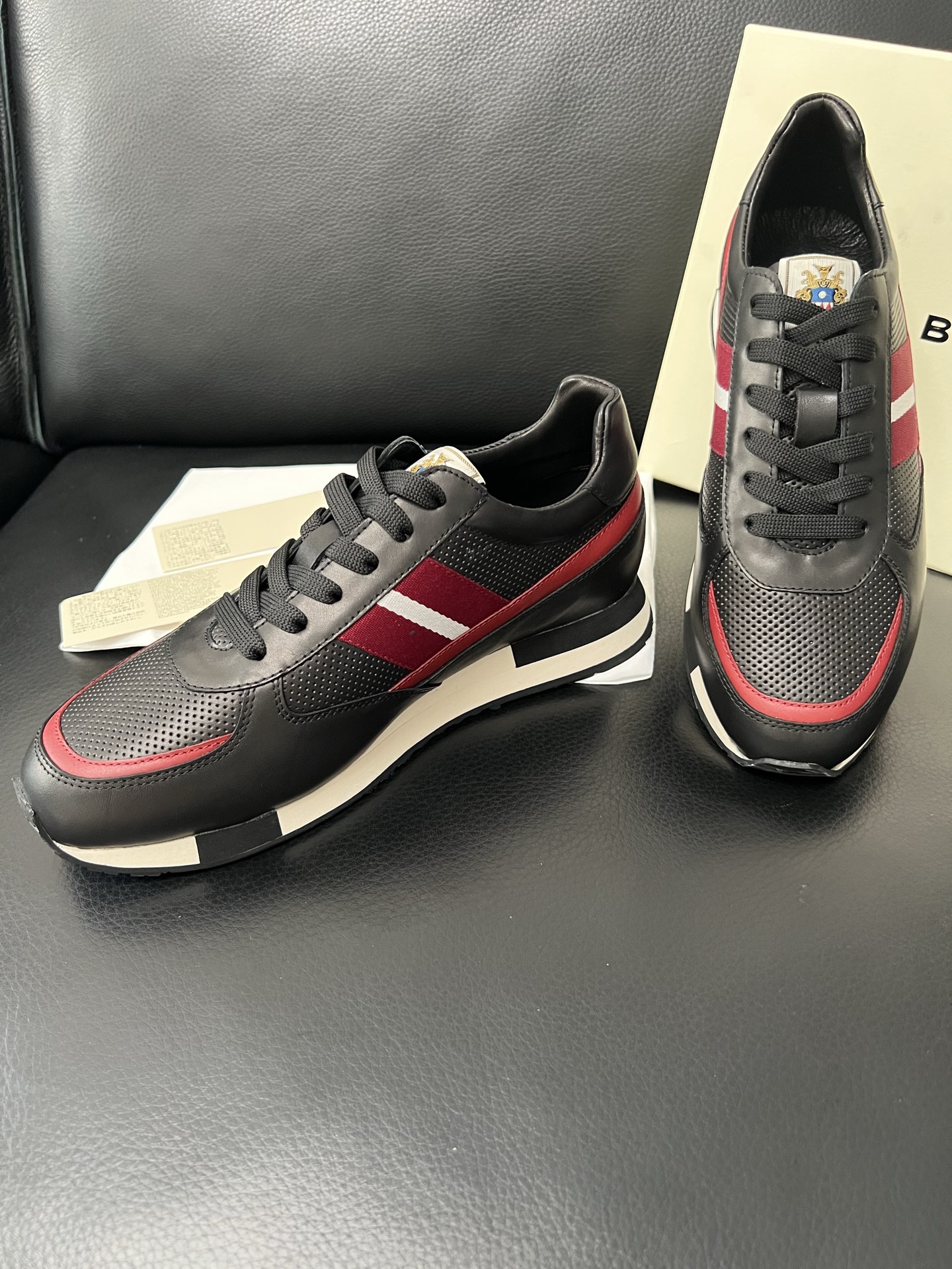  BALLY🔍顶级代购🇮🇹 巴利 经典配色专柜同步，鞋面意大利进口牛皮面料，进口水染牛皮里垫 ，鞋底：原