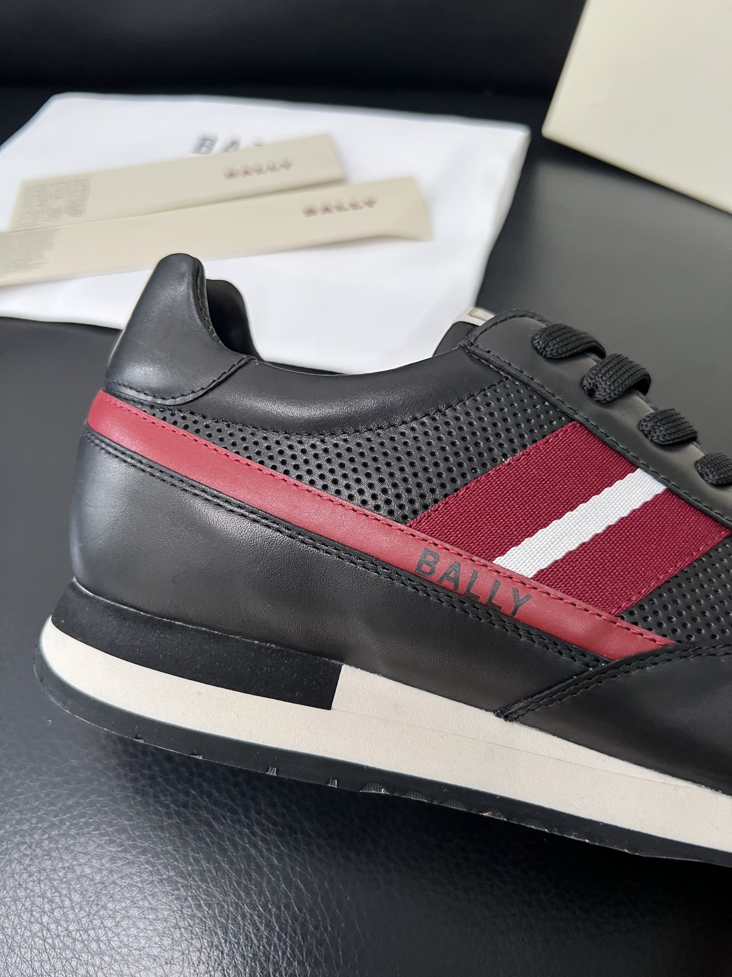  BALLY🔍顶级代购🇮🇹 巴利 经典配色专柜同步，鞋面意大利进口牛皮面料，进口水染牛皮里垫 ，鞋底：原