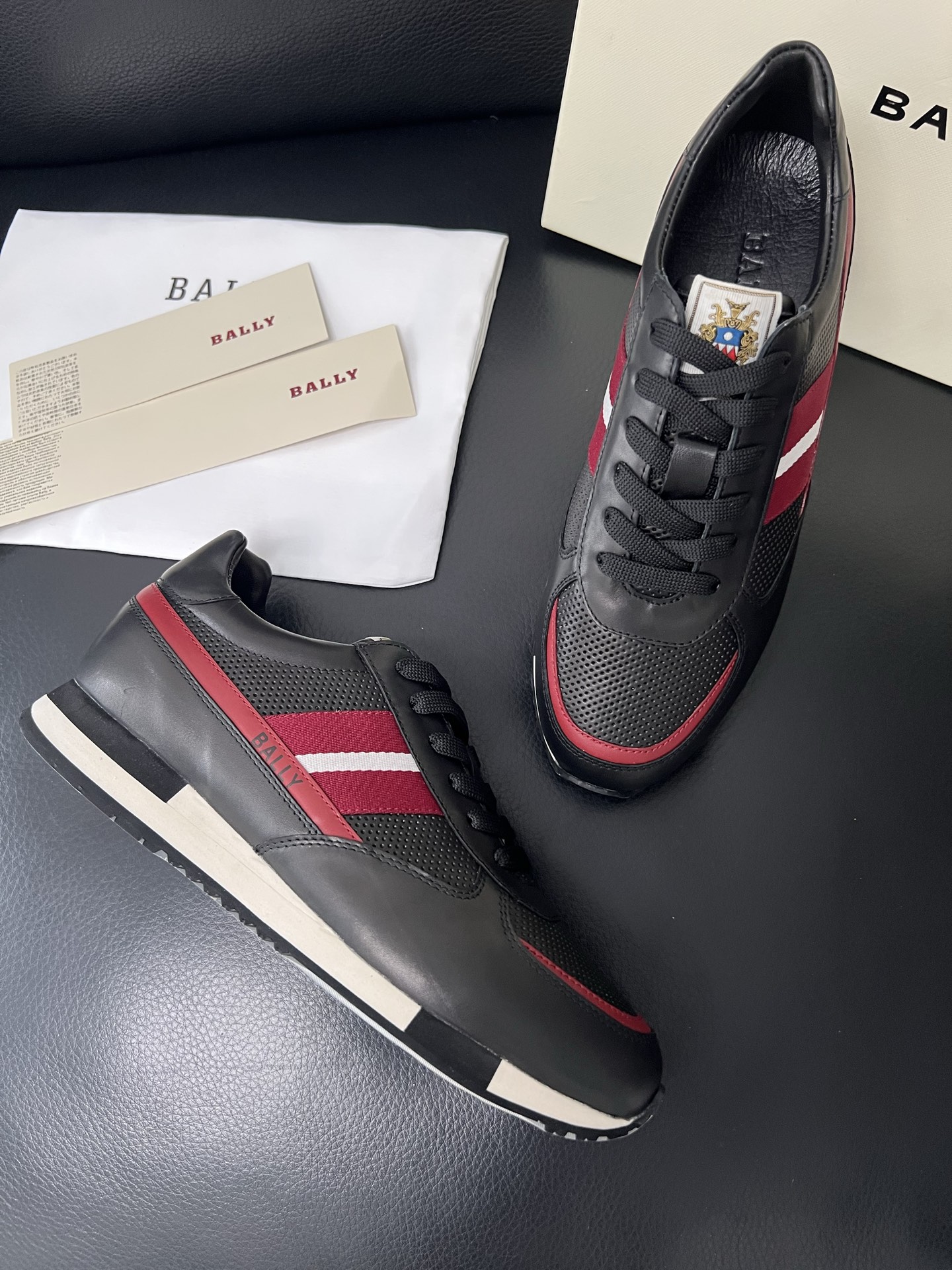  BALLY🔍顶级代购🇮🇹 巴利 经典配色专柜同步，鞋面意大利进口牛皮面料，进口水染牛皮里垫 ，鞋底：原
