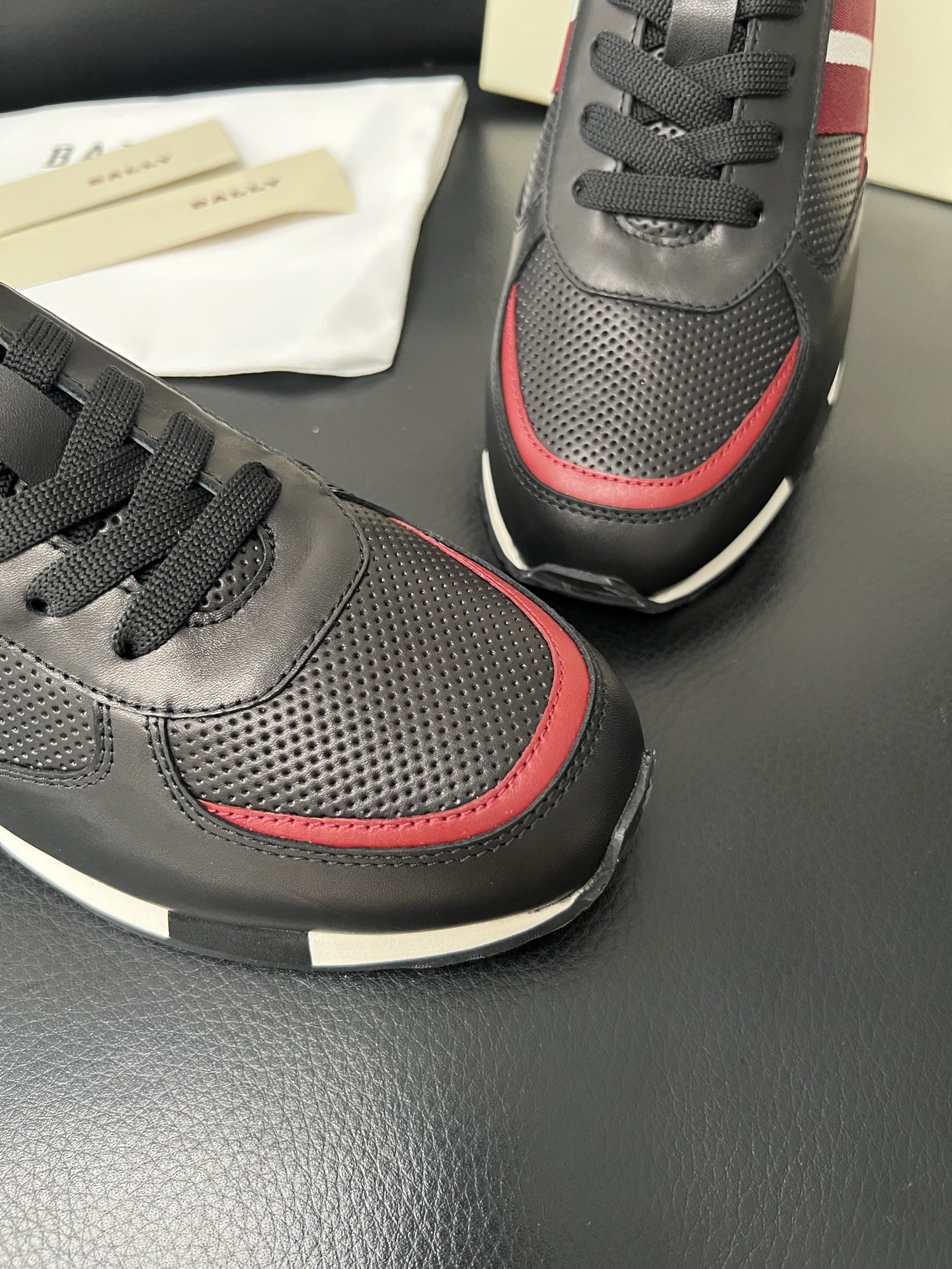  BALLY🔍顶级代购🇮🇹 巴利 经典配色专柜同步，鞋面意大利进口牛皮面料，进口水染牛皮里垫 ，鞋底：原
