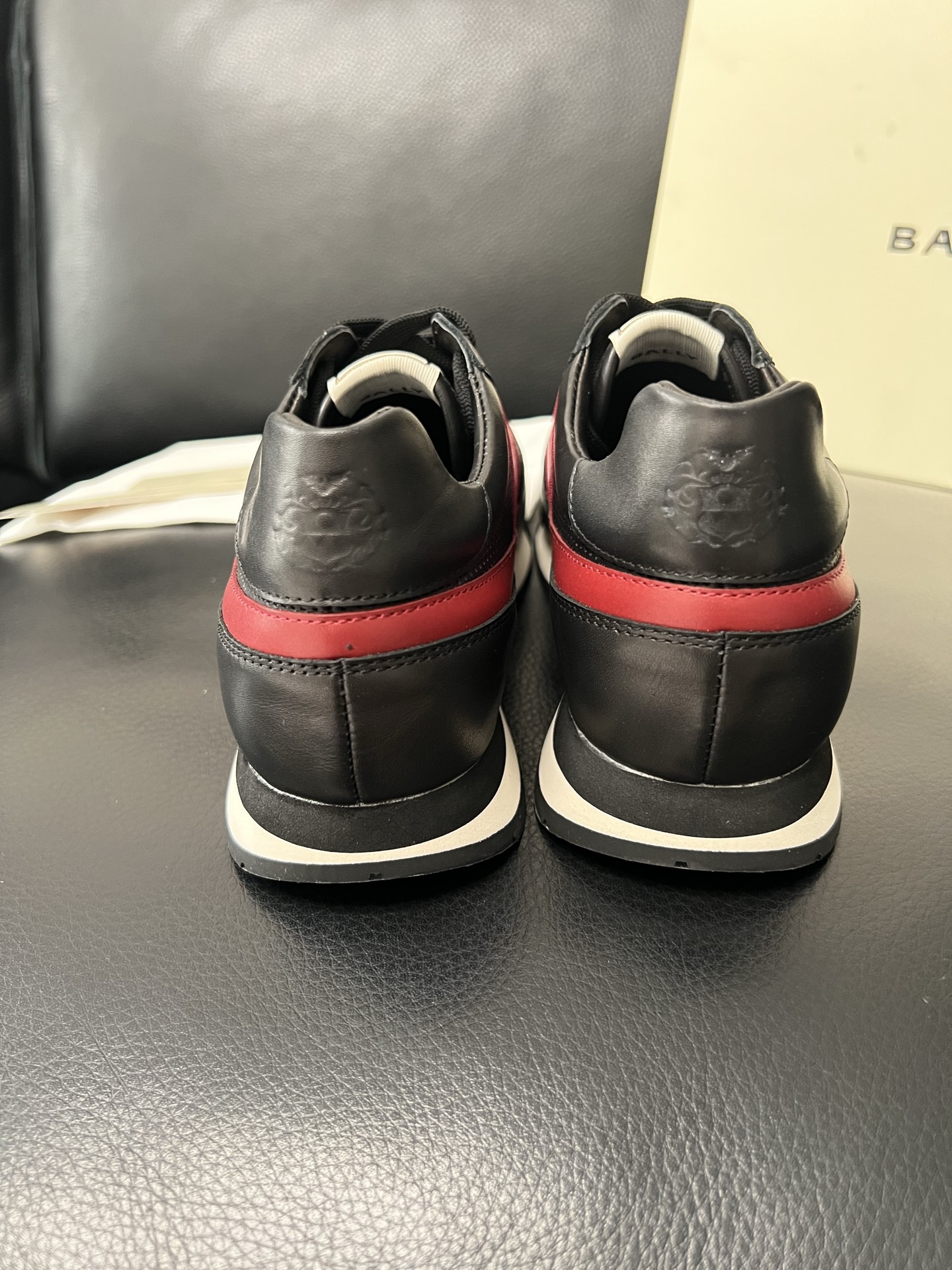  BALLY🔍顶级代购🇮🇹 巴利 经典配色专柜同步，鞋面意大利进口牛皮面料，进口水染牛皮里垫 ，鞋底：原