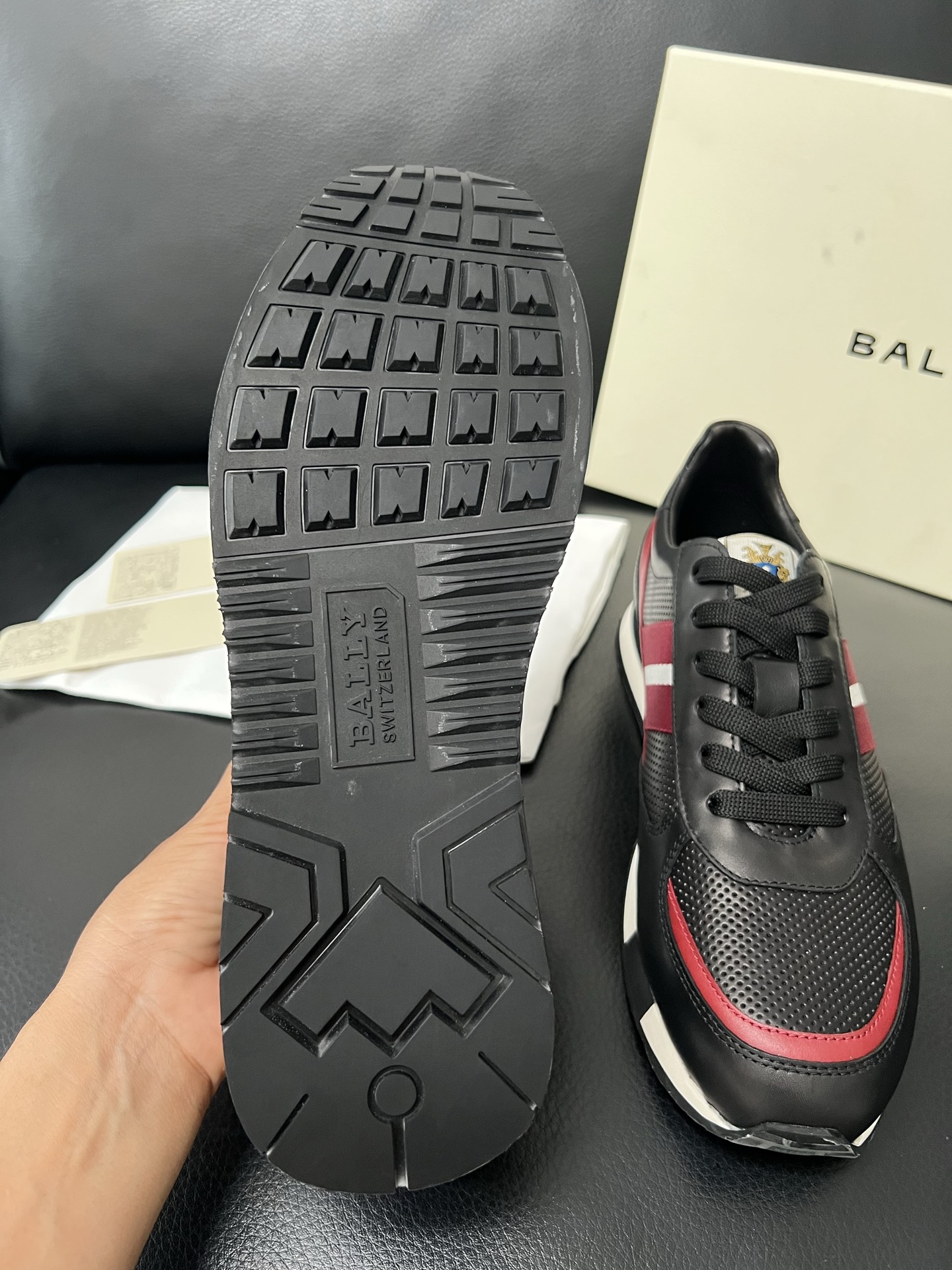  BALLY🔍顶级代购🇮🇹 巴利 经典配色专柜同步，鞋面意大利进口牛皮面料，进口水染牛皮里垫 ，鞋底：原