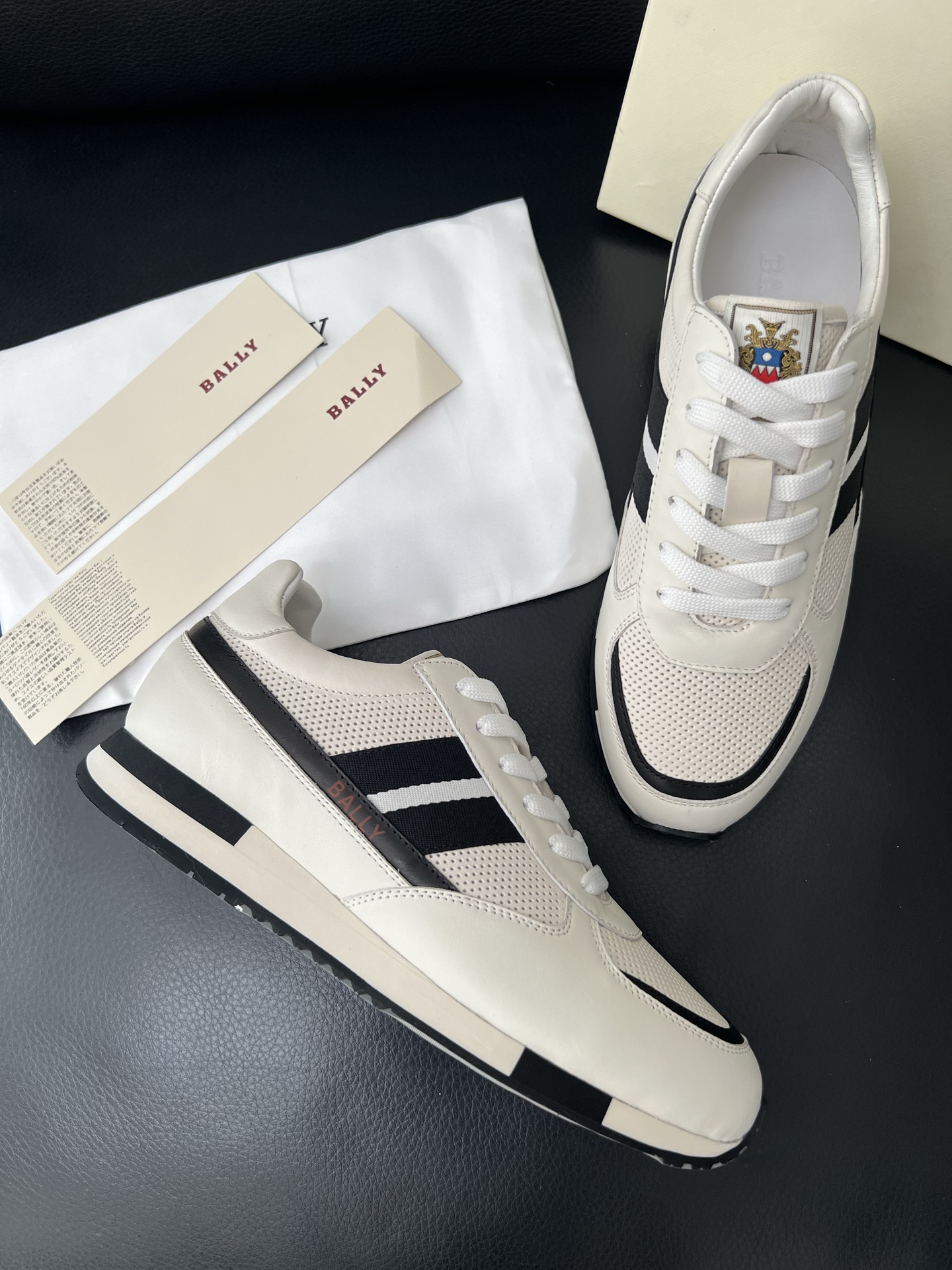  BALLY🔍顶级代购🇮🇹 巴利 经典配色专柜同步，鞋面意大利进口牛皮面料，进口水染牛皮里垫 ，鞋底：原
