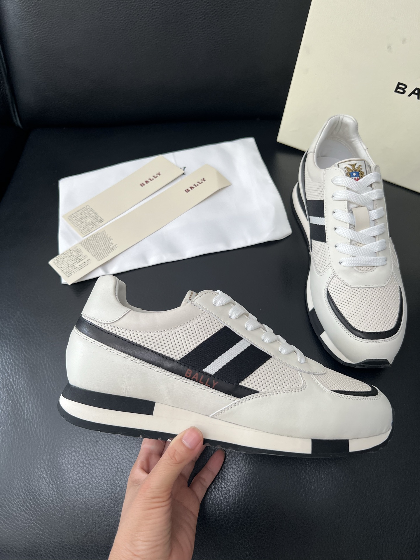  BALLY🔍顶级代购🇮🇹 巴利 经典配色专柜同步，鞋面意大利进口牛皮面料，进口水染牛皮里垫 ，鞋底：原