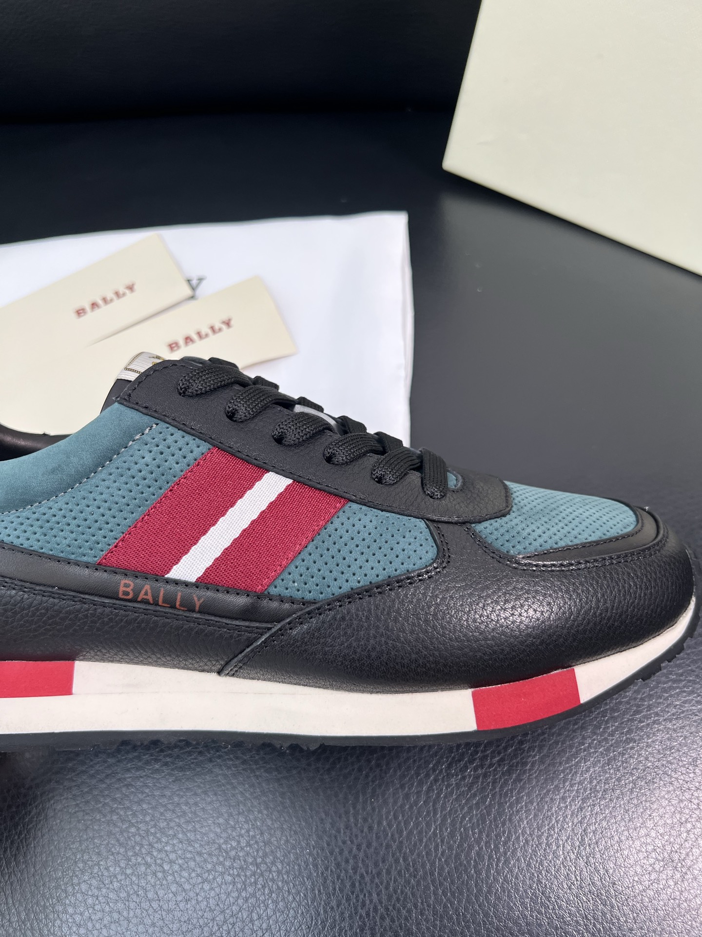  BALLY🔍顶级代购🇮🇹 巴利 经典配色专柜同步，鞋面意大利进口牛皮面料，进口水染牛皮里垫 ，鞋底：原