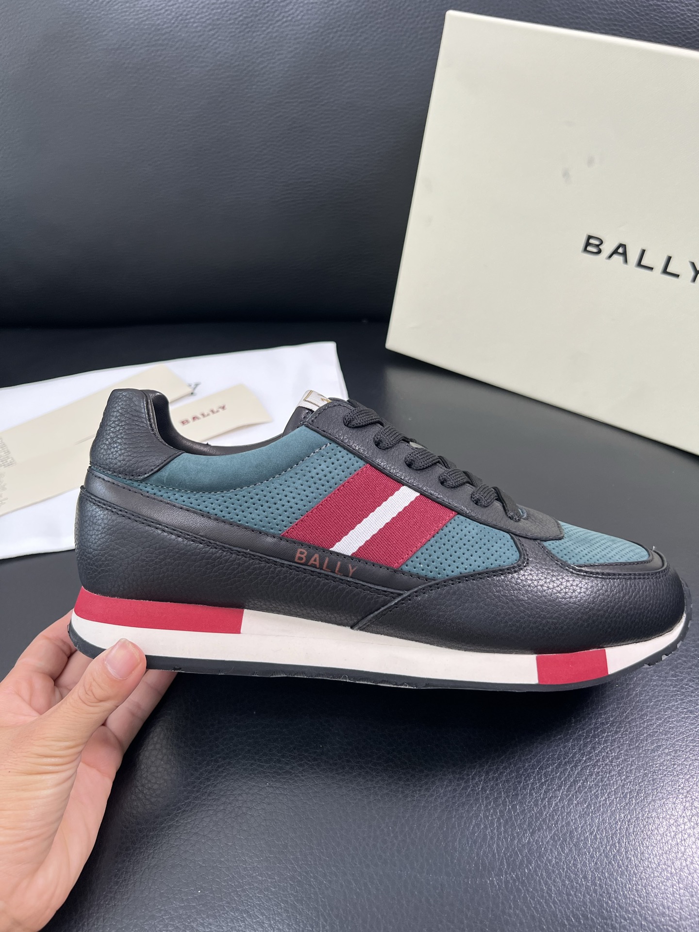  BALLY🔍顶级代购🇮🇹 巴利 经典配色专柜同步，鞋面意大利进口牛皮面料，进口水染牛皮里垫 ，鞋底：原