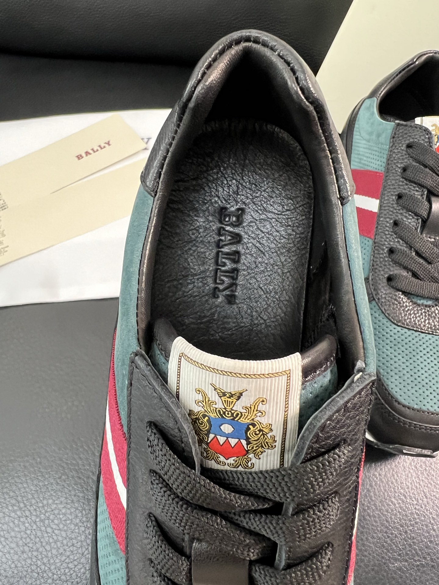  BALLY🔍顶级代购🇮🇹 巴利 经典配色专柜同步，鞋面意大利进口牛皮面料，进口水染牛皮里垫 ，鞋底：原
