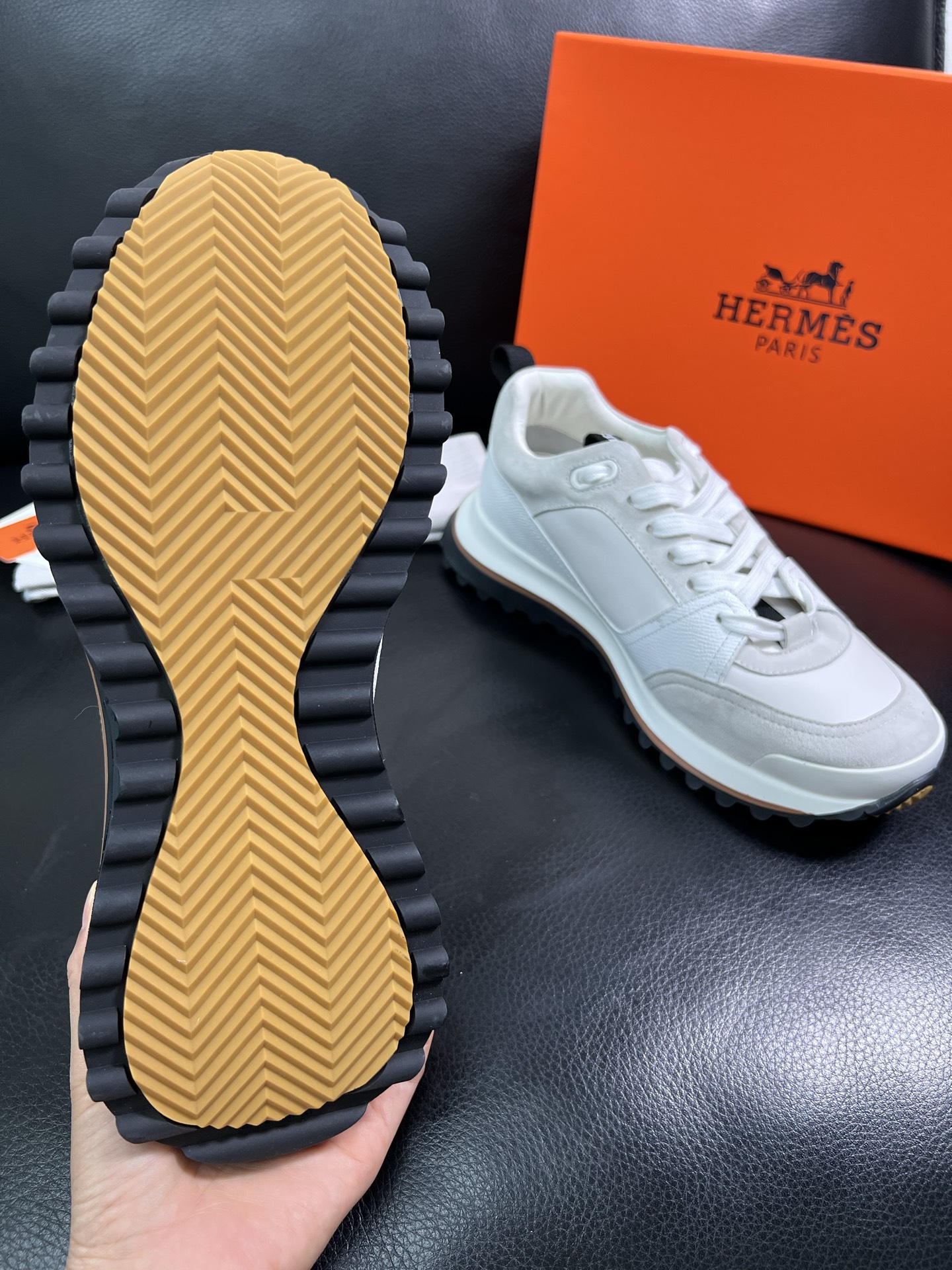  Hermes 🔍顶级代购🇮🇹 爱马仕 专柜同步发售原厂配置，意大利进口原版牛皮面料，高品质拼接工艺，全