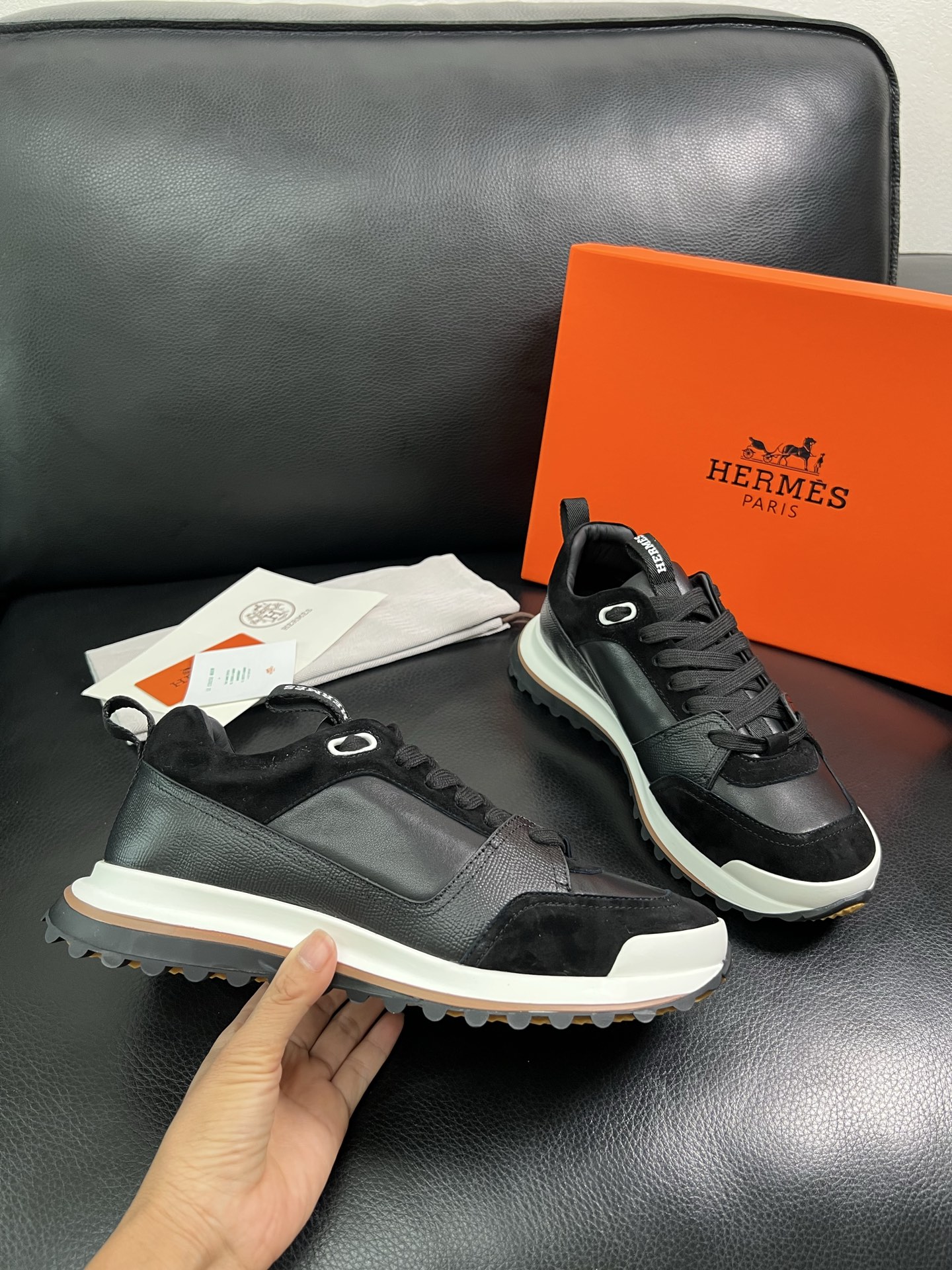  Hermes 🔍顶级代购🇮🇹 爱马仕 专柜同步发售原厂配置，意大利进口原版牛皮面料，高品质拼接工艺，全
