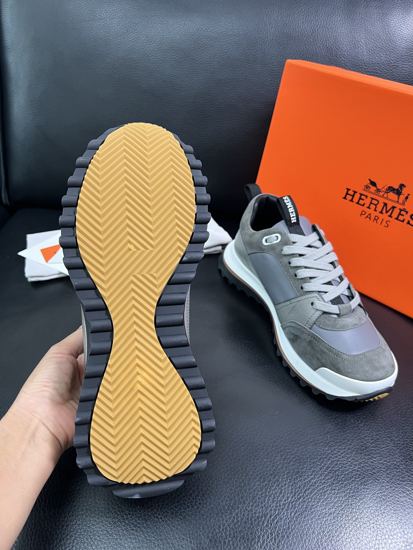  Hermes 🔍顶级代购🇮🇹 爱马仕 专柜同步发售原厂配置，意大利进口原版牛皮面料，高品质拼接工艺，全