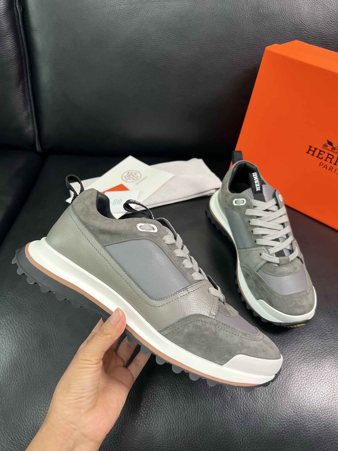  Hermes 🔍顶级代购🇮🇹 爱马仕 专柜同步发售原厂配置，意大利进口原版牛皮面料，高品质拼接工艺，全