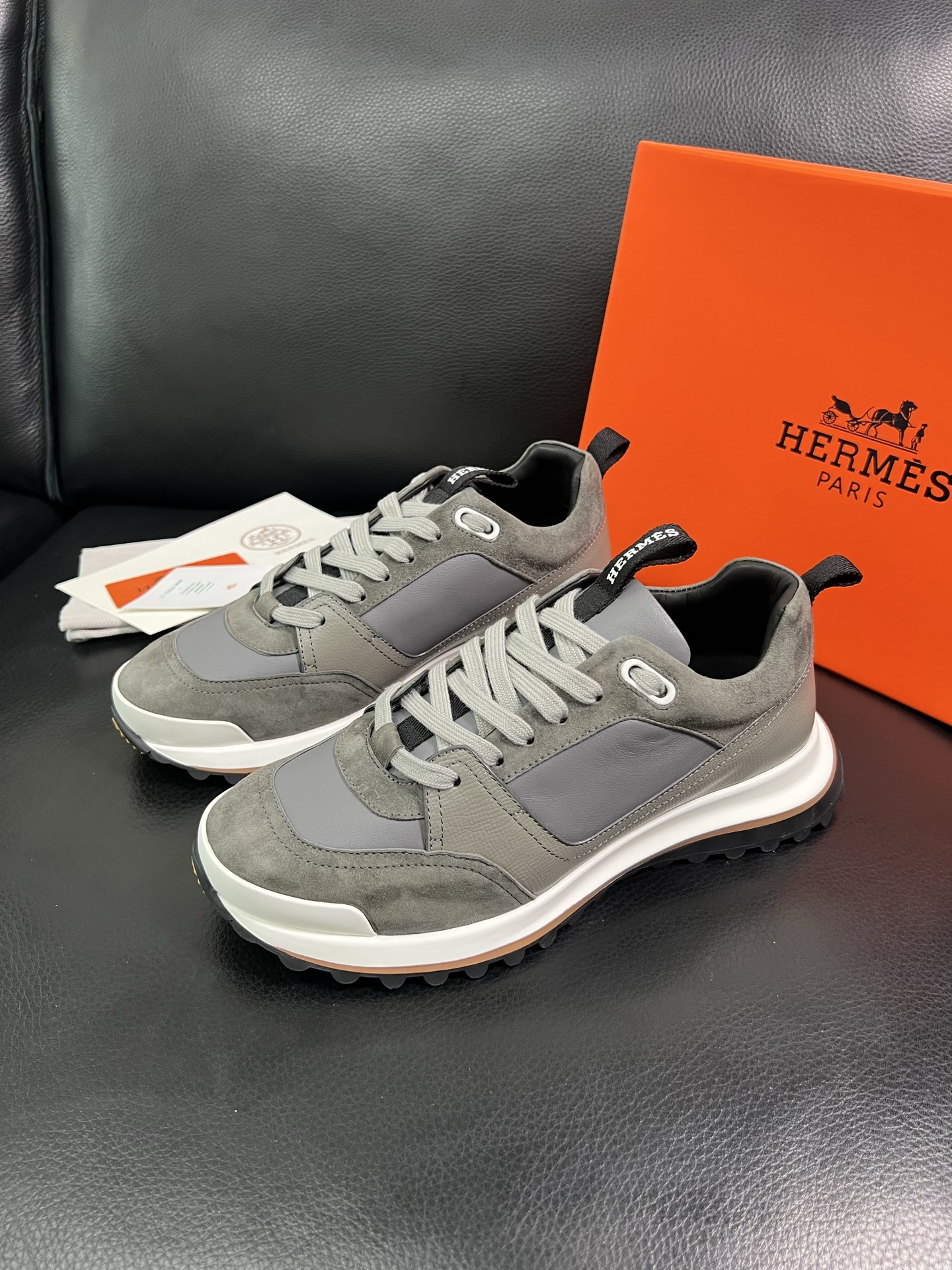  Hermes 🔍顶级代购🇮🇹 爱马仕 专柜同步发售原厂配置，意大利进口原版牛皮面料，高品质拼接工艺，全