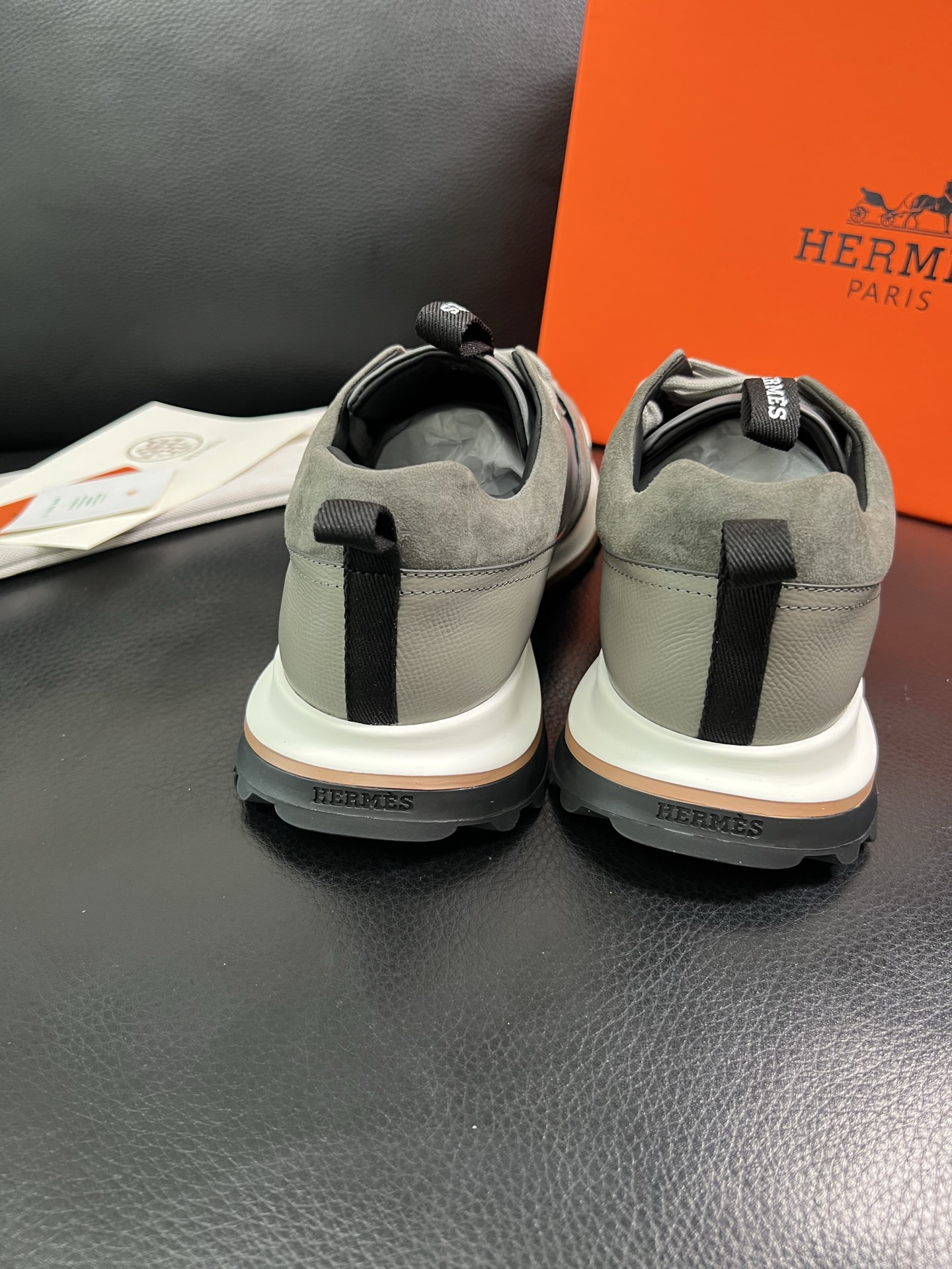  Hermes 🔍顶级代购🇮🇹 爱马仕 专柜同步发售原厂配置，意大利进口原版牛皮面料，高品质拼接工艺，全