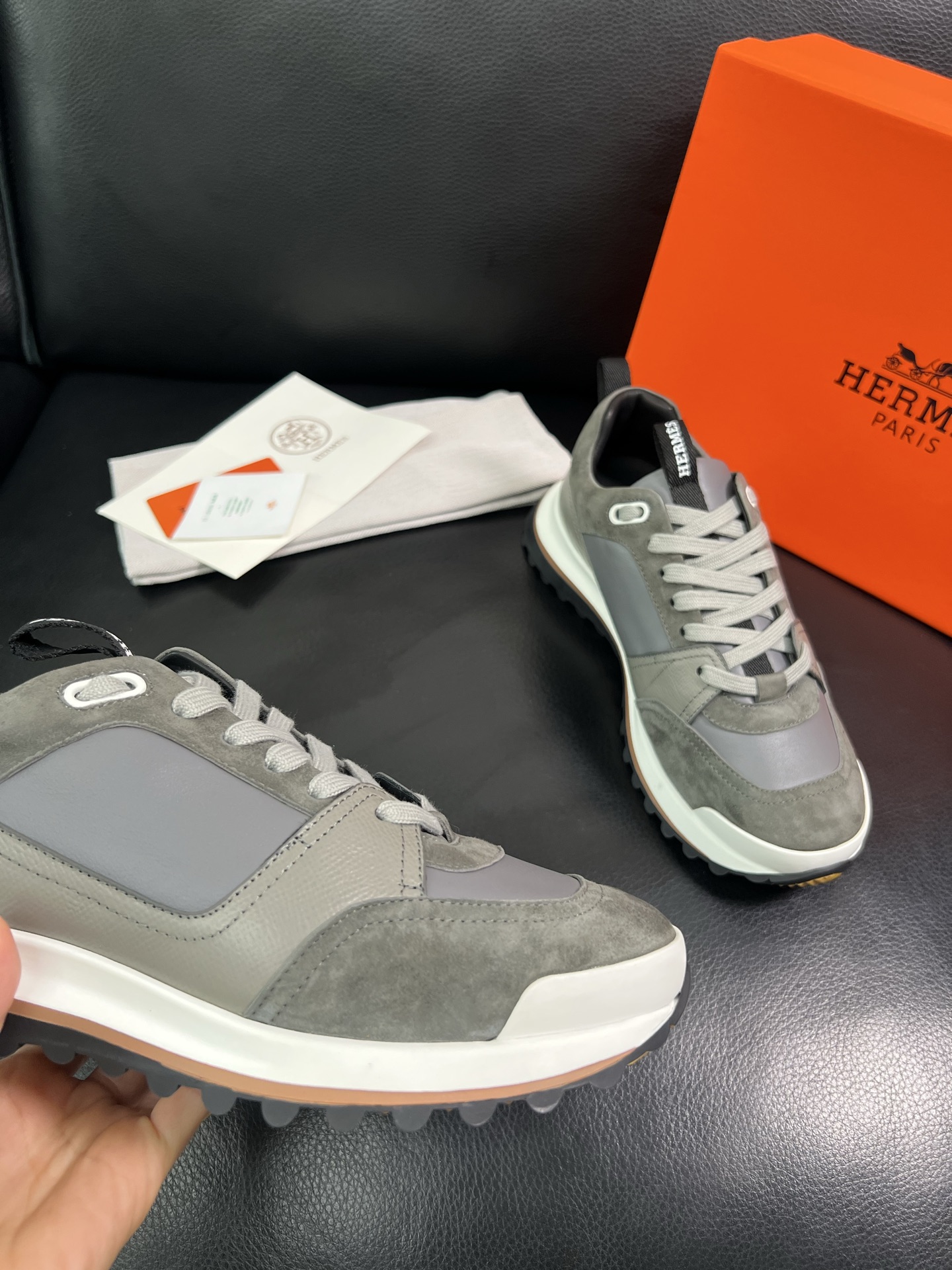  Hermes 🔍顶级代购🇮🇹 爱马仕 专柜同步发售原厂配置，意大利进口原版牛皮面料，高品质拼接工艺，全