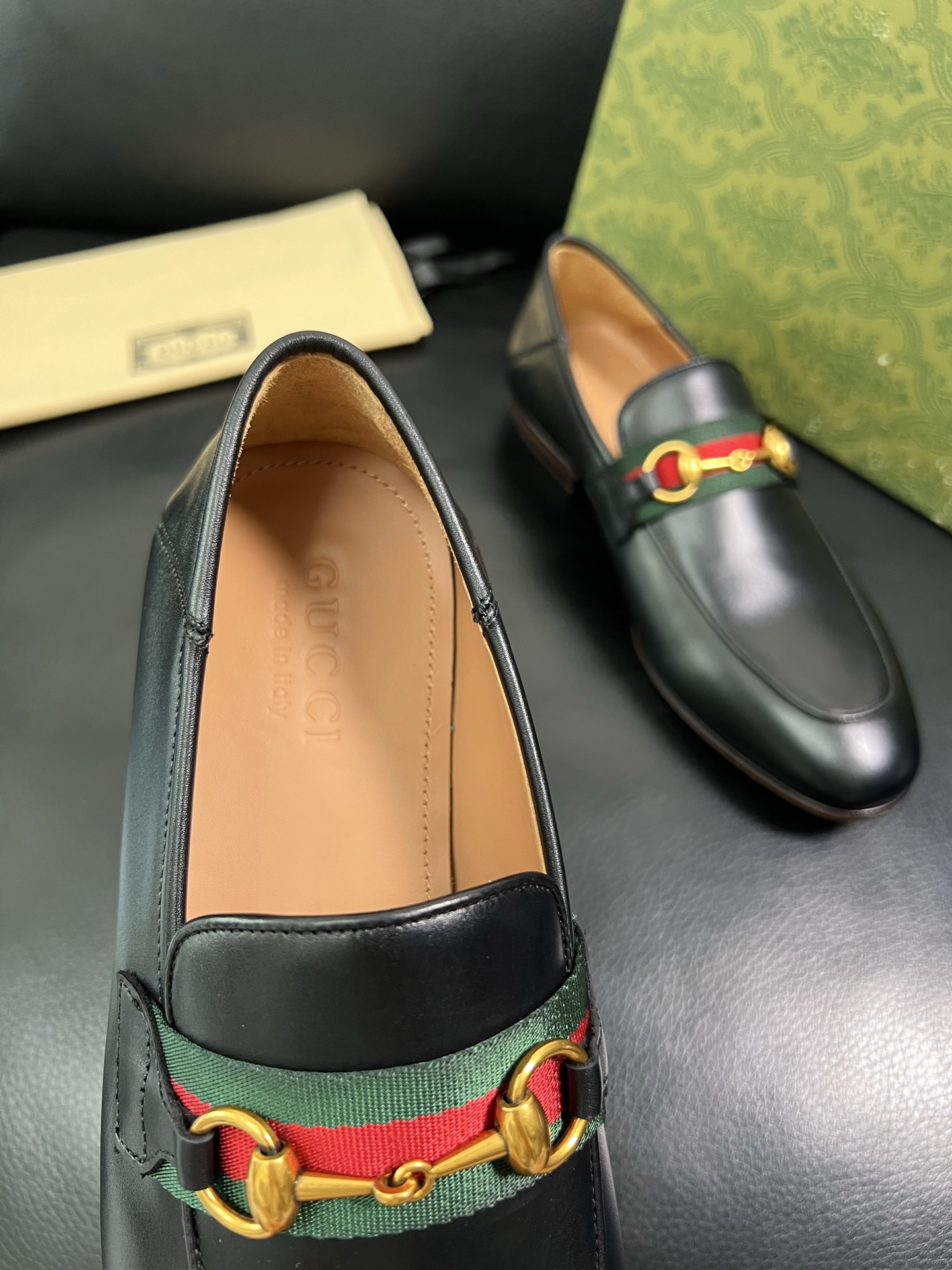  Gucci🔍顶级代购🇮🇹 古奇 真皮底皮鞋系列专柜同步发售原厂配置，意大利进口原版牛皮，进口水染牛里 