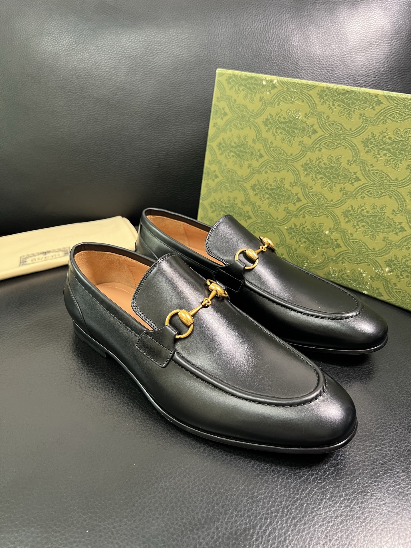  Gucci🔍顶级代购🇮🇹 古奇 真皮底皮鞋系列专柜同步发售原厂配置，意大利进口原版牛皮，进口水染牛里 