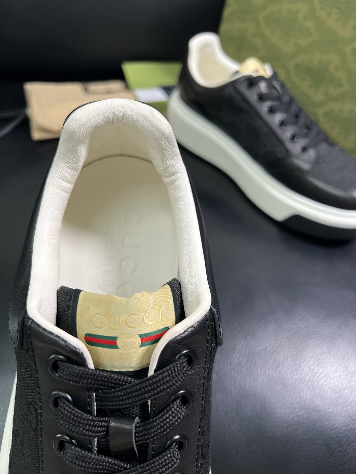  Gucci 🔍顶级代购🇮🇹 古奇专柜新款，原厂配置意大利进口牛皮搭配印花布面料，进口牛皮内里垫，透气舒