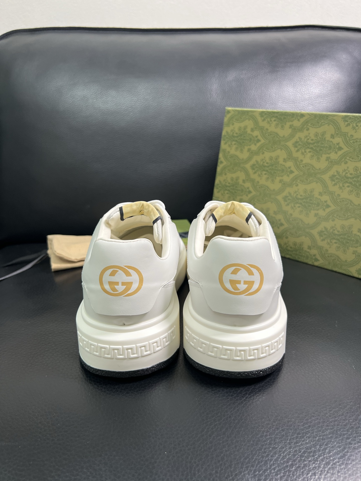  Gucci 🔍顶级代购🇮🇹 古奇专柜新款，原厂配置意大利进口牛皮搭配印花布面料，进口牛皮内里垫，透气舒
