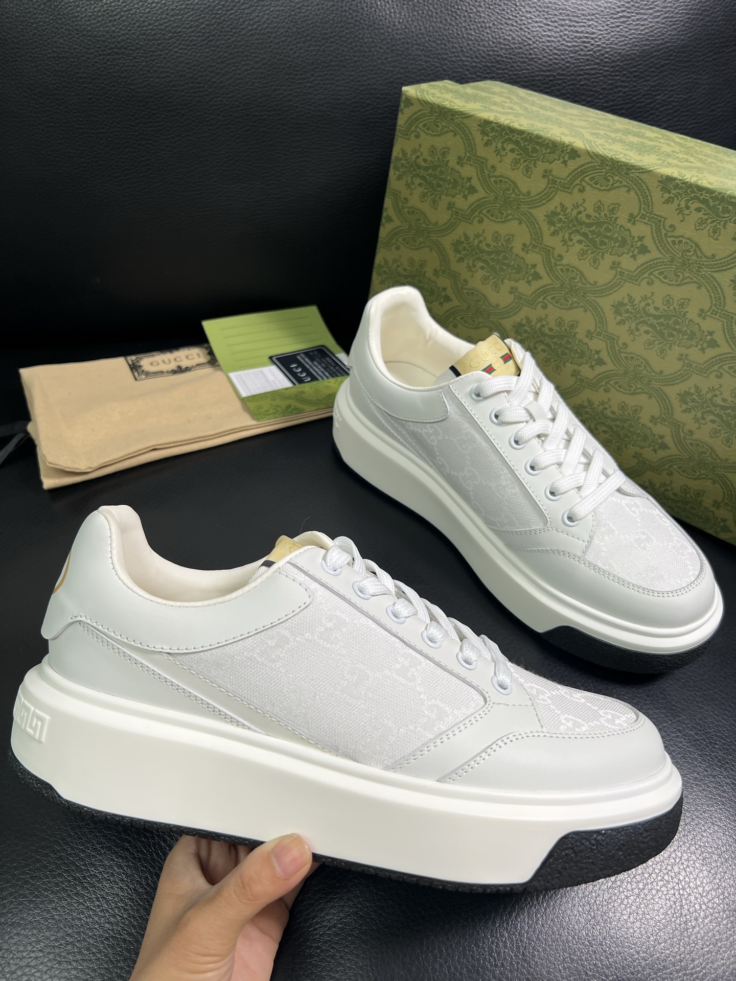  Gucci 🔍顶级代购🇮🇹 古奇专柜新款，原厂配置意大利进口牛皮搭配印花布面料，进口牛皮内里垫，透气舒