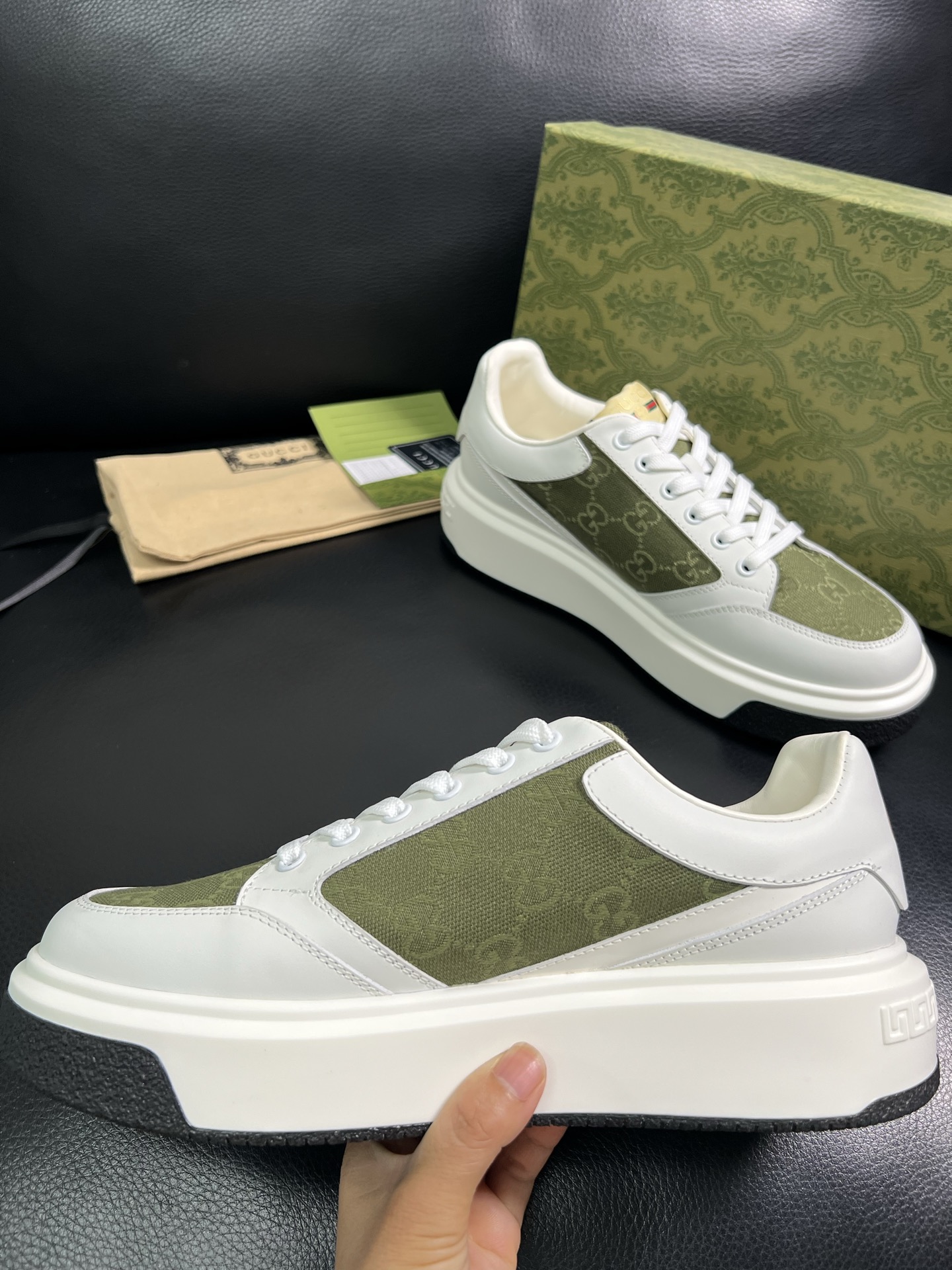  Gucci 🔍顶级代购🇮🇹 古奇专柜新款，原厂配置意大利进口牛皮搭配印花布面料，进口牛皮内里垫，透气舒