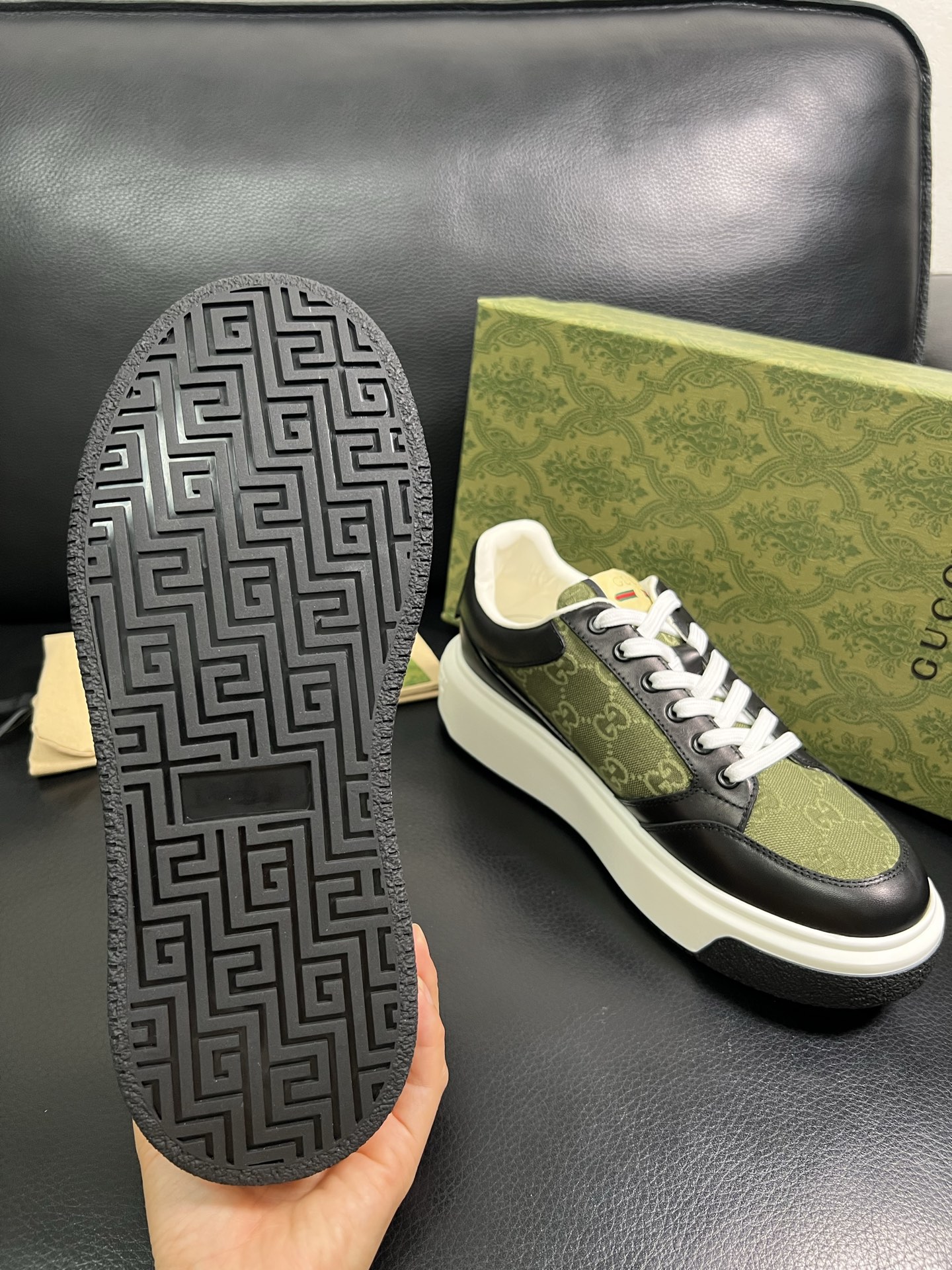  Gucci 🔍顶级代购🇮🇹 古奇专柜新款，原厂配置意大利进口牛皮搭配印花布面料，进口牛皮内里垫，透气舒