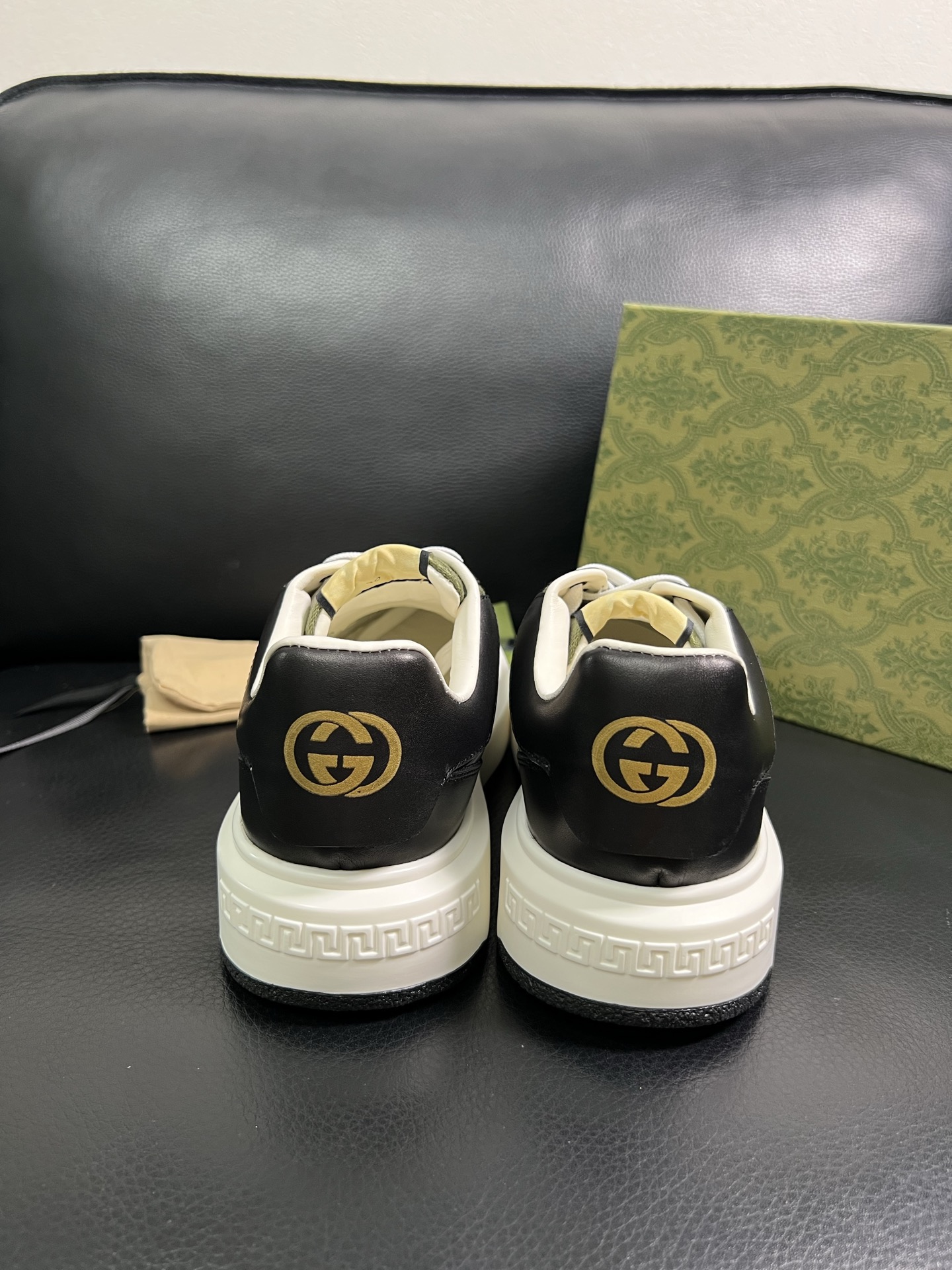  Gucci 🔍顶级代购🇮🇹 古奇专柜新款，原厂配置意大利进口牛皮搭配印花布面料，进口牛皮内里垫，透气舒