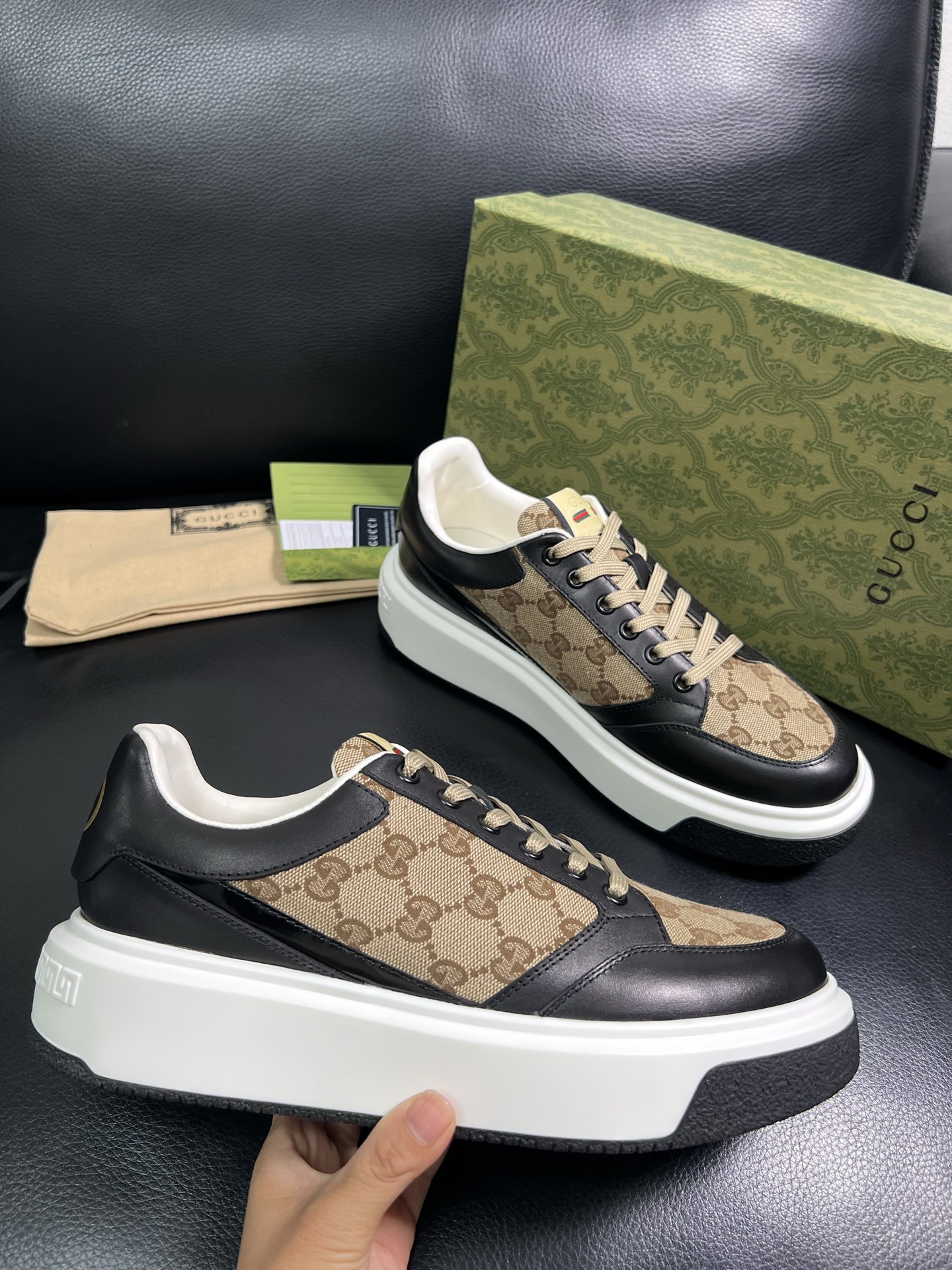  Gucci 🔍顶级代购🇮🇹 古奇专柜新款，原厂配置意大利进口牛皮搭配印花布面料，进口牛皮内里垫，透气舒