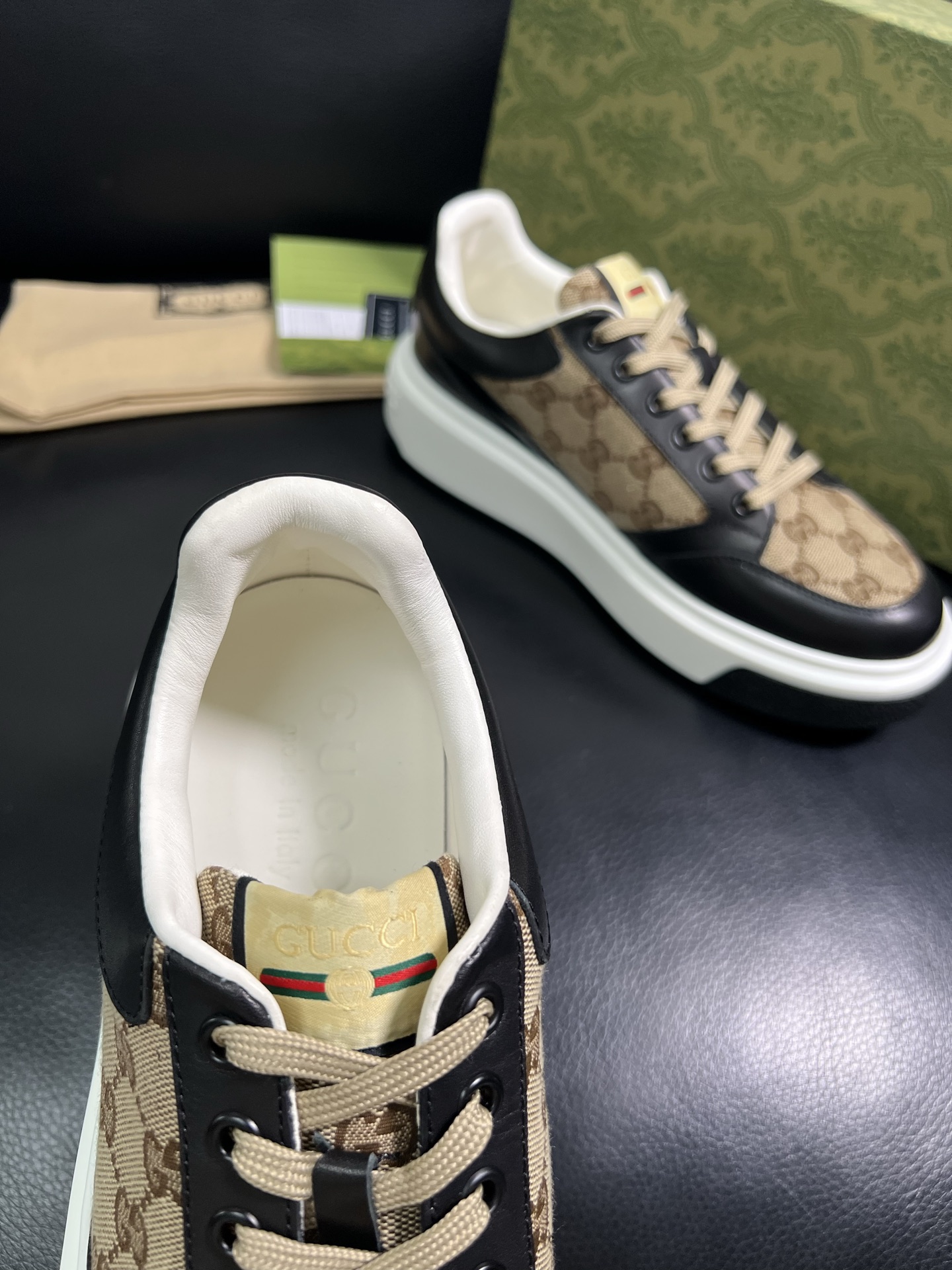  Gucci 🔍顶级代购🇮🇹 古奇专柜新款，原厂配置意大利进口牛皮搭配印花布面料，进口牛皮内里垫，透气舒
