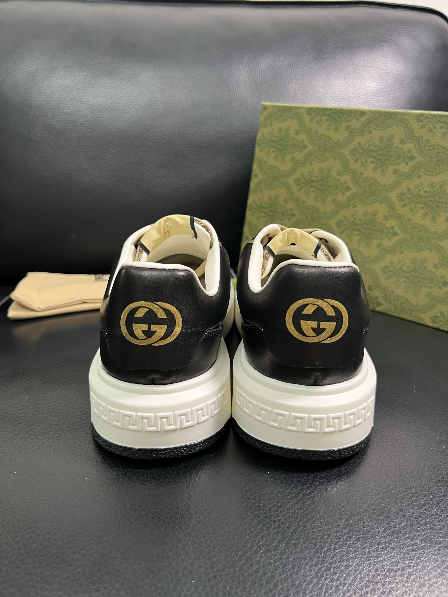  Gucci 🔍顶级代购🇮🇹 古奇专柜新款，原厂配置意大利进口牛皮搭配印花布面料，进口牛皮内里垫，透气舒