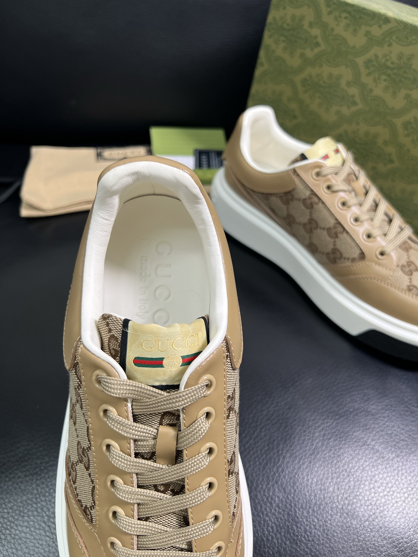  Gucci 🔍顶级代购🇮🇹 古奇专柜新款，原厂配置意大利进口牛皮搭配印花布面料，进口牛皮内里垫，透气舒