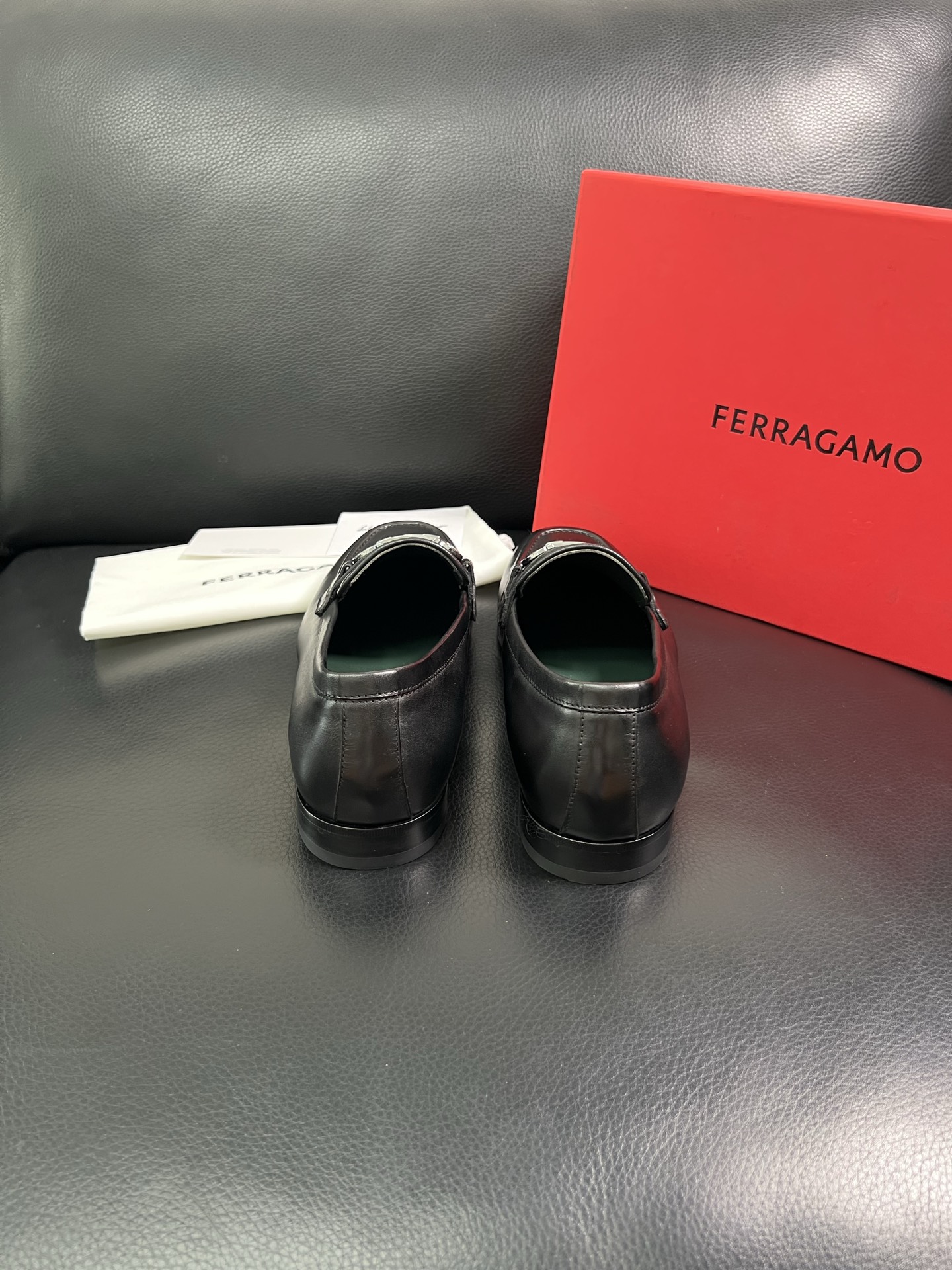  Ferragamo🔍顶级代购🇮🇹 菲拉格慕  专柜同步发售原厂配置，意大利进口原版牛皮，进口水染牛里 