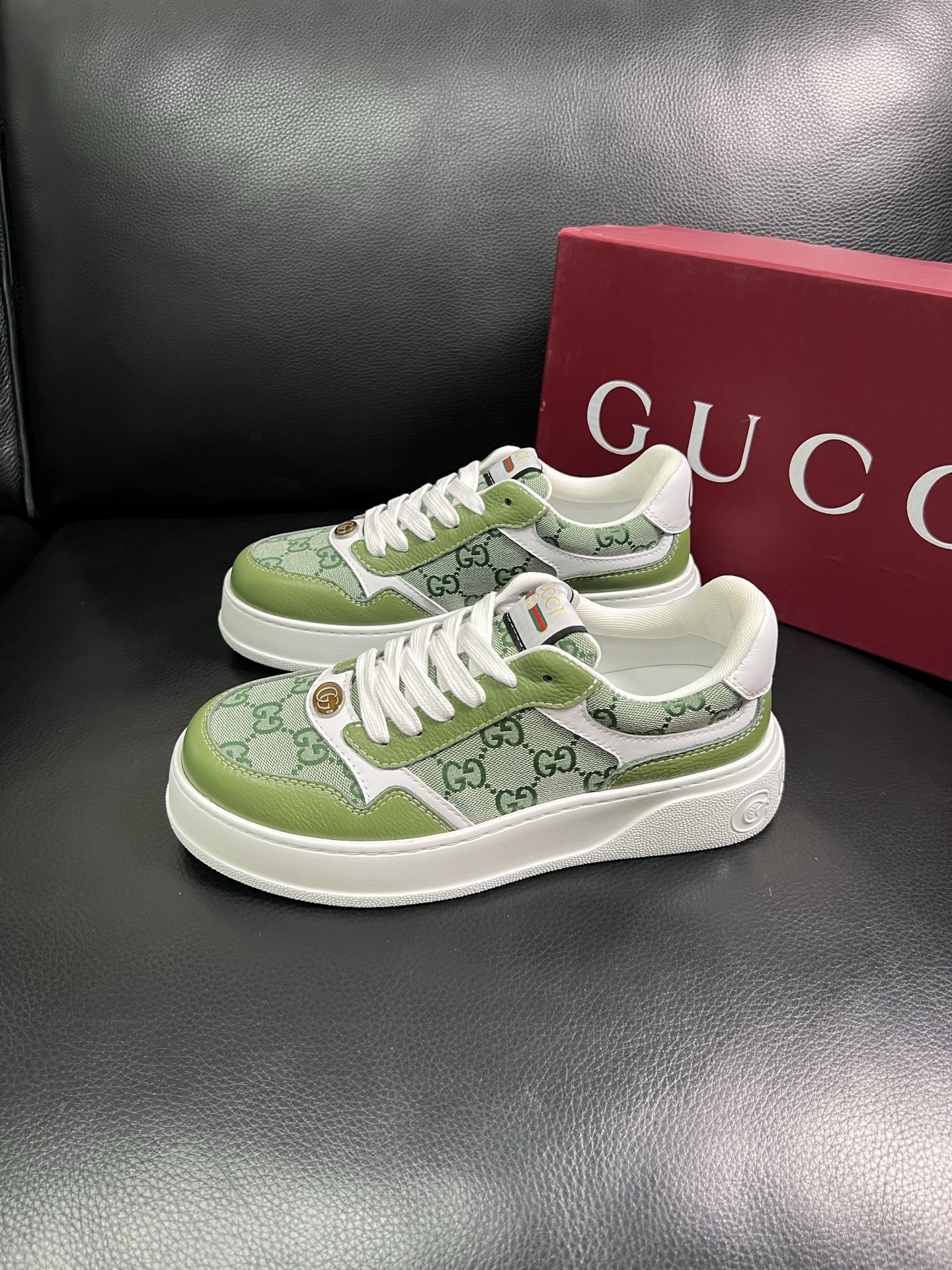  Gucci 🔍顶级代购🇮🇹 古奇专柜新款，原厂配置意大利进口牛皮搭配印花布面料，进口牛皮内里垫，透气舒