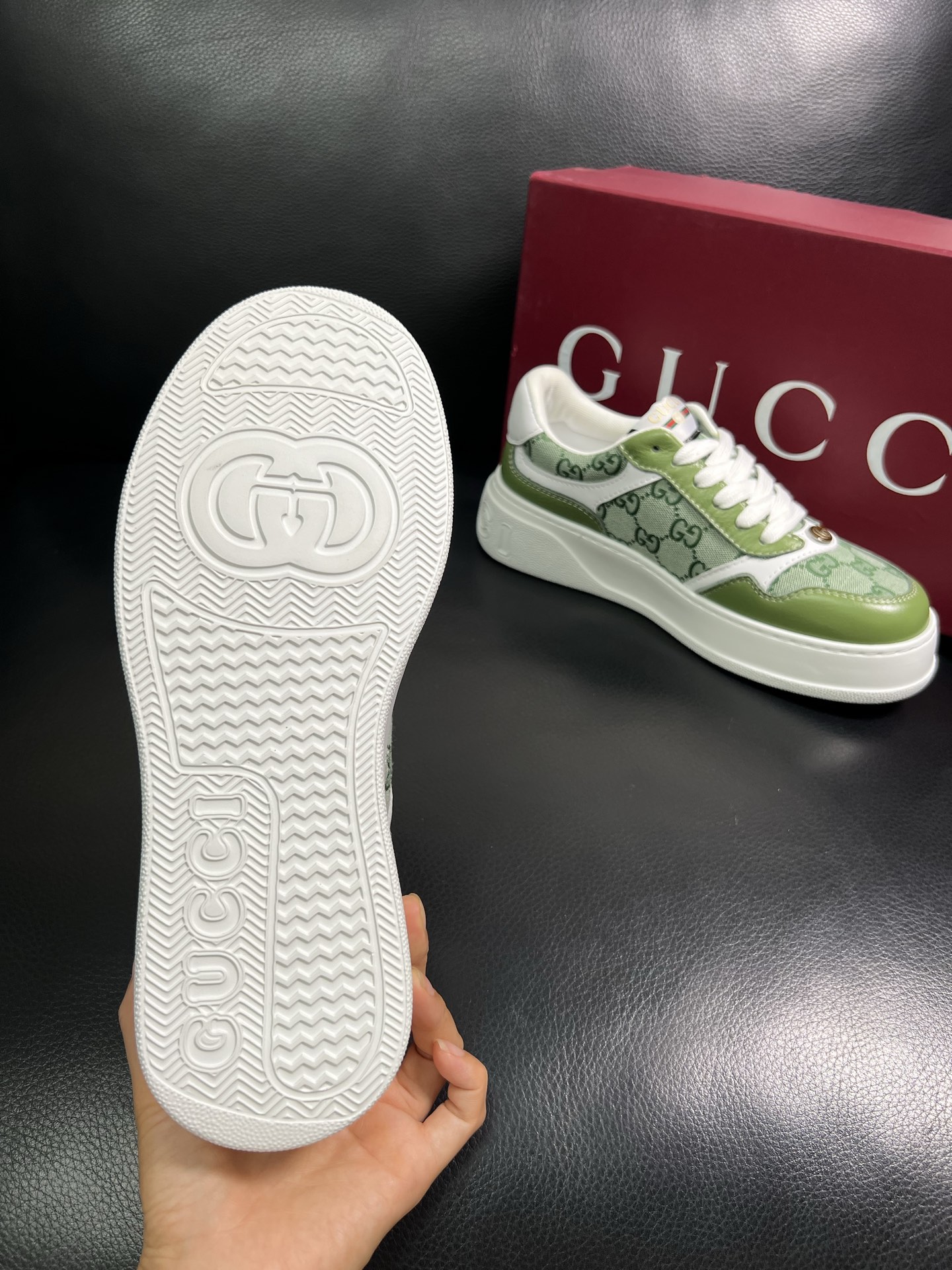  Gucci 🔍顶级代购🇮🇹 古奇专柜新款，原厂配置意大利进口牛皮搭配印花布面料，进口牛皮内里垫，透气舒