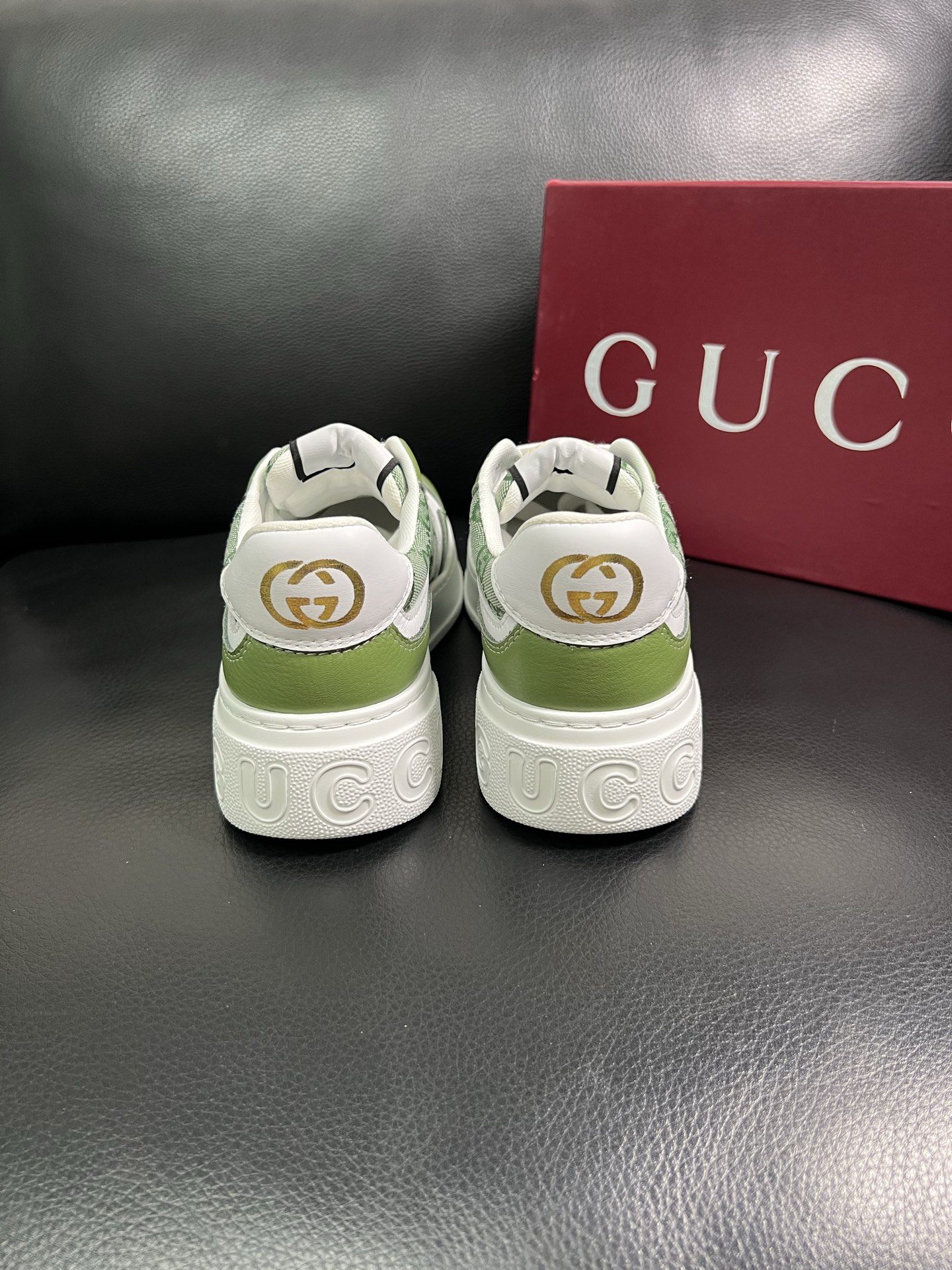  Gucci 🔍顶级代购🇮🇹 古奇专柜新款，原厂配置意大利进口牛皮搭配印花布面料，进口牛皮内里垫，透气舒