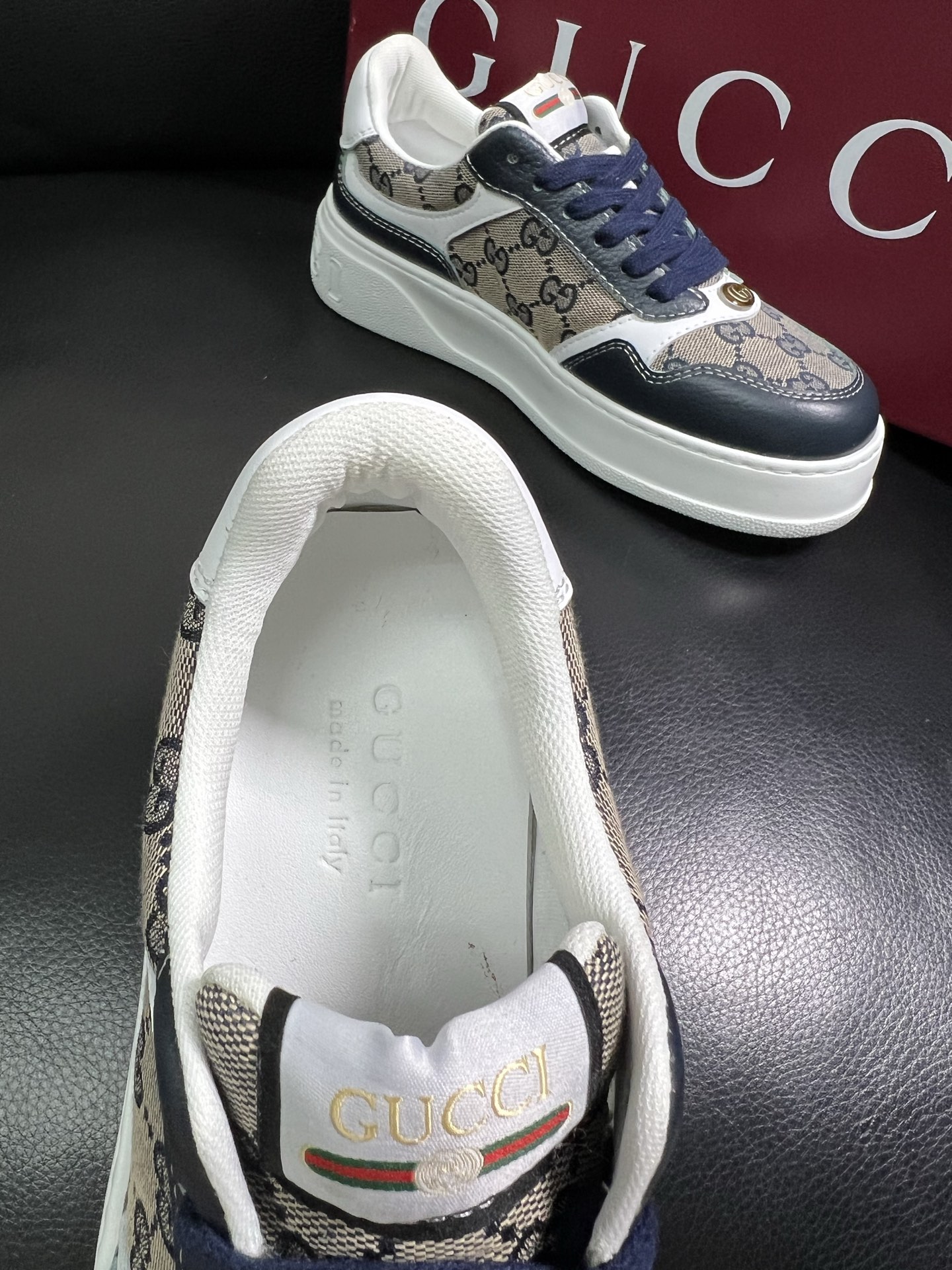  Gucci 🔍顶级代购🇮🇹 古奇专柜新款，原厂配置意大利进口牛皮搭配印花布面料，进口牛皮内里垫，透气舒