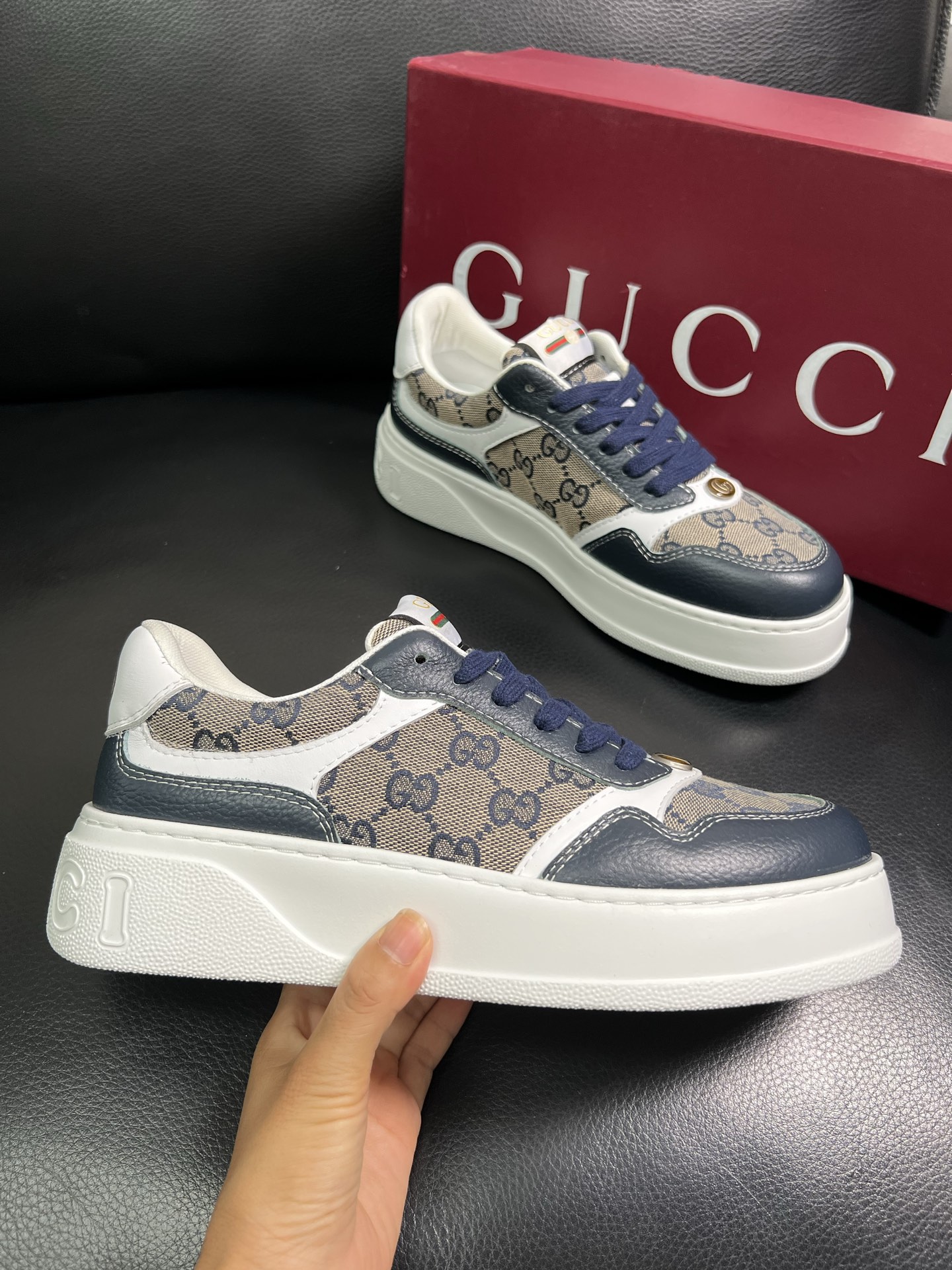  Gucci 🔍顶级代购🇮🇹 古奇专柜新款，原厂配置意大利进口牛皮搭配印花布面料，进口牛皮内里垫，透气舒