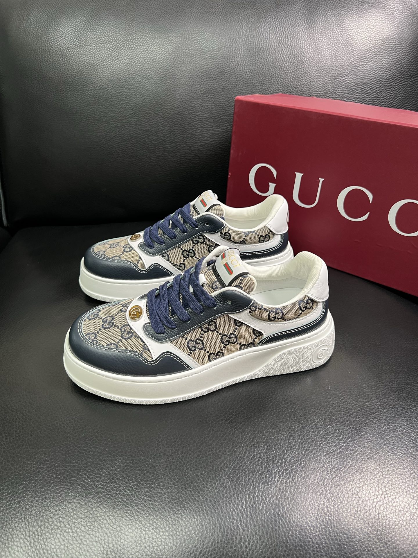  Gucci 🔍顶级代购🇮🇹 古奇专柜新款，原厂配置意大利进口牛皮搭配印花布面料，进口牛皮内里垫，透气舒