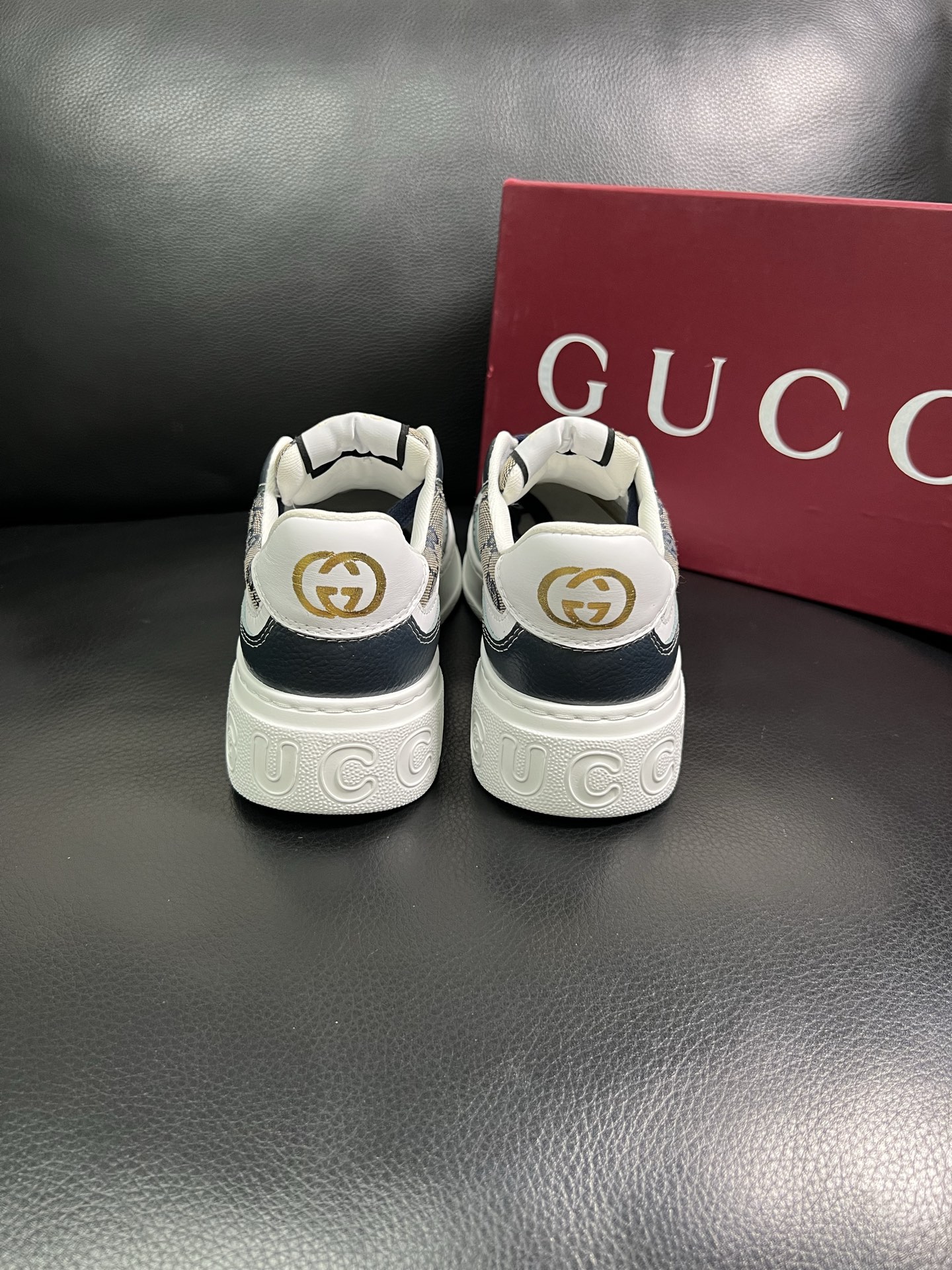 Gucci 🔍顶级代购🇮🇹 古奇专柜新款，原厂配置意大利进口牛皮搭配印花布面料，进口牛皮内里垫，透气舒
