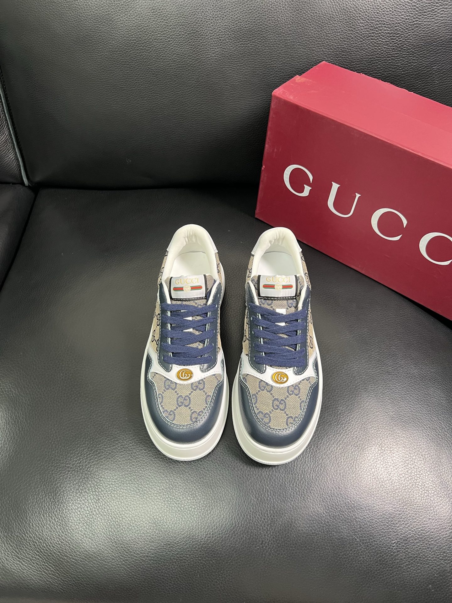  Gucci 🔍顶级代购🇮🇹 古奇专柜新款，原厂配置意大利进口牛皮搭配印花布面料，进口牛皮内里垫，透气舒