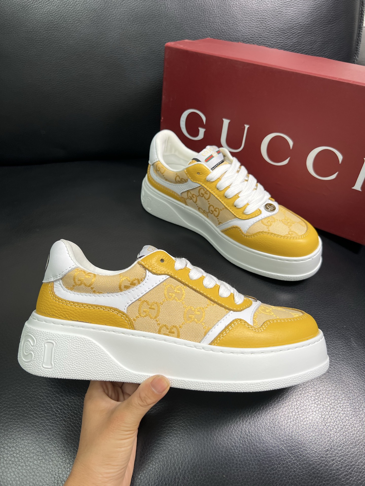  Gucci 🔍顶级代购🇮🇹 古奇专柜新款，原厂配置意大利进口牛皮搭配印花布面料，进口牛皮内里垫，透气舒