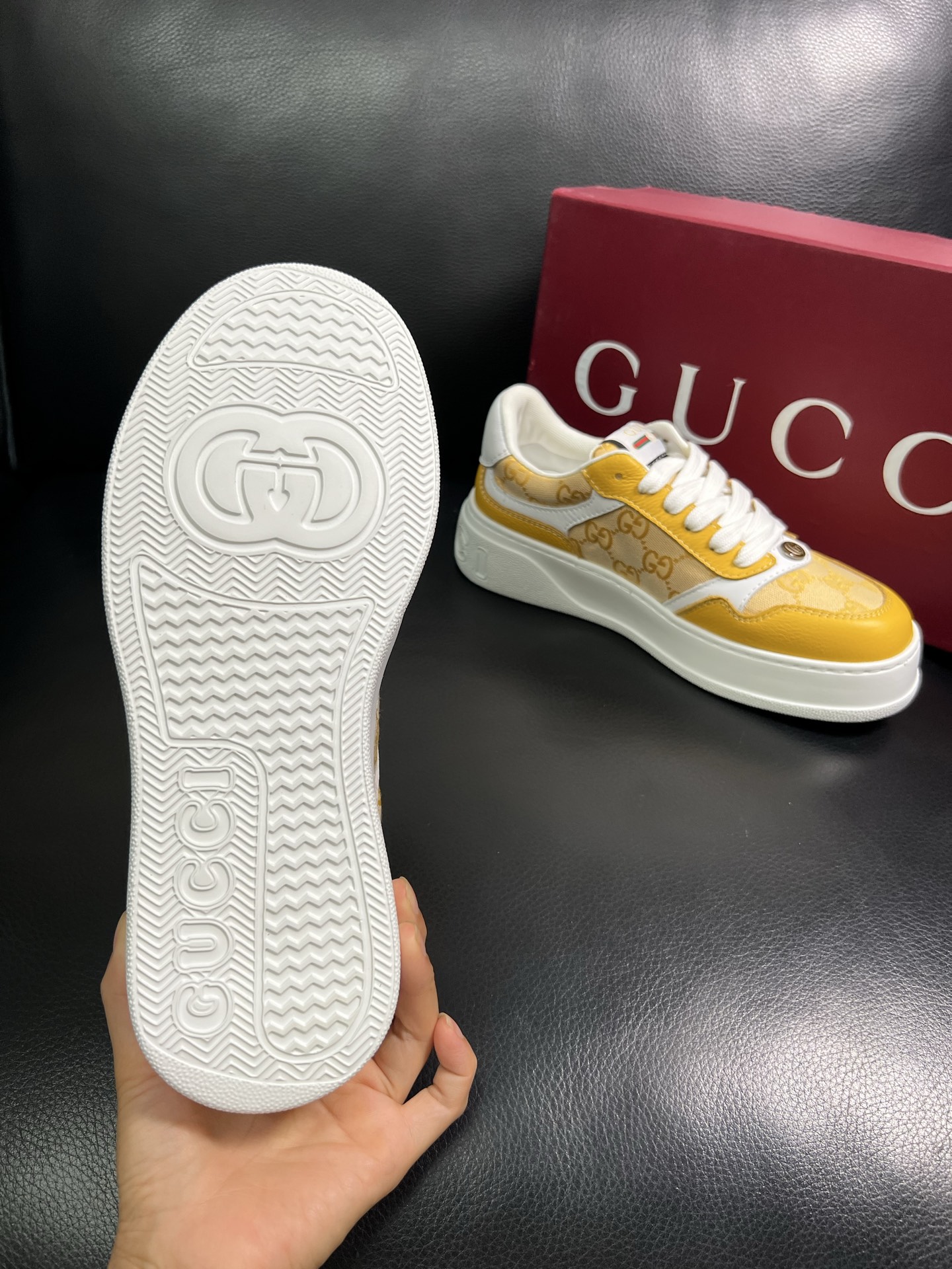  Gucci 🔍顶级代购🇮🇹 古奇专柜新款，原厂配置意大利进口牛皮搭配印花布面料，进口牛皮内里垫，透气舒